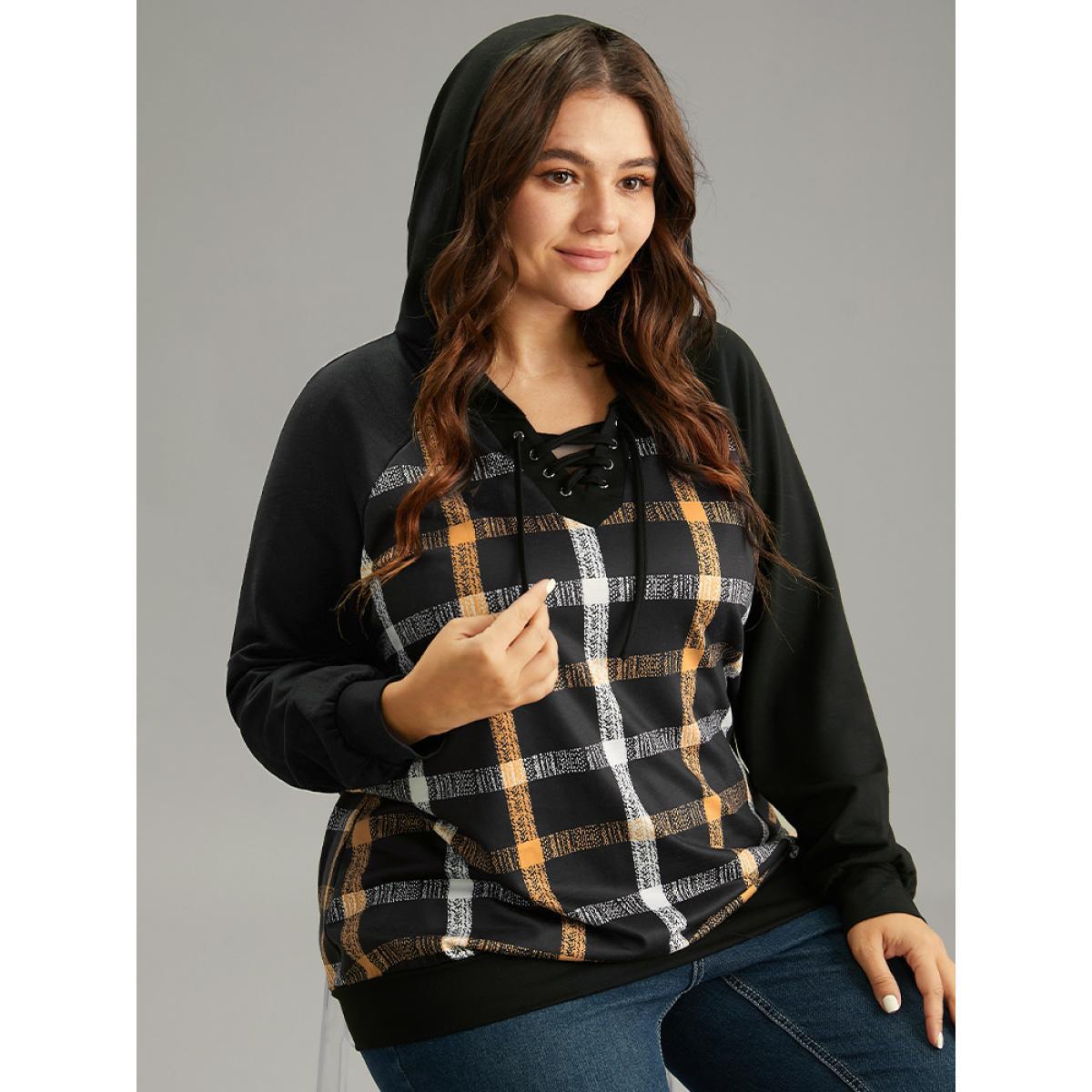 Plus Size Plaid Contrast Raglan Sleeve Lace Up Hooded Sweatshirt Women Black Casual Contrast Hooded Dailywear Sweatshirts BloomChic 26/4X Product Image