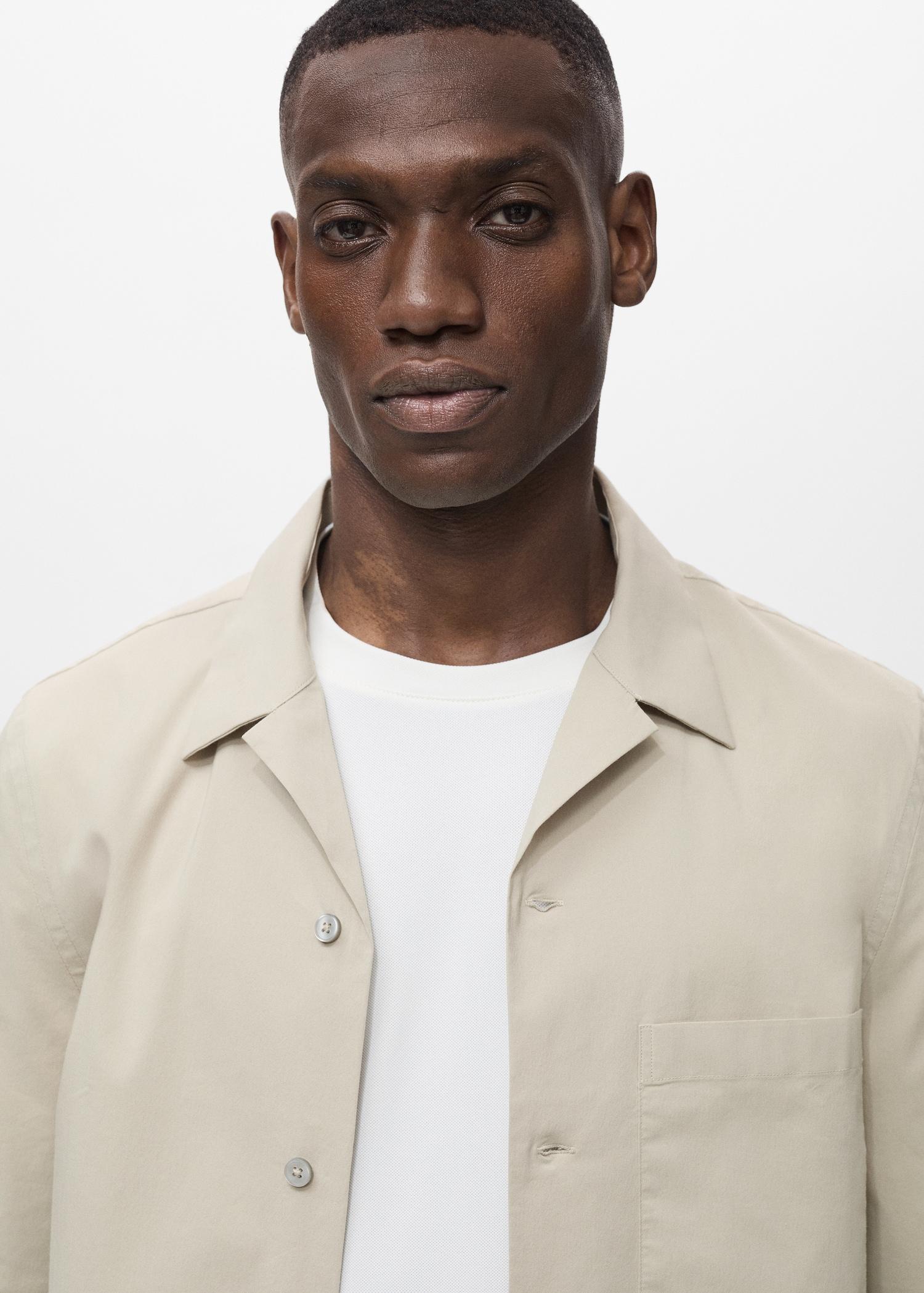 Regular-fit shirt with chest pocket - Men | MANGO USA Product Image