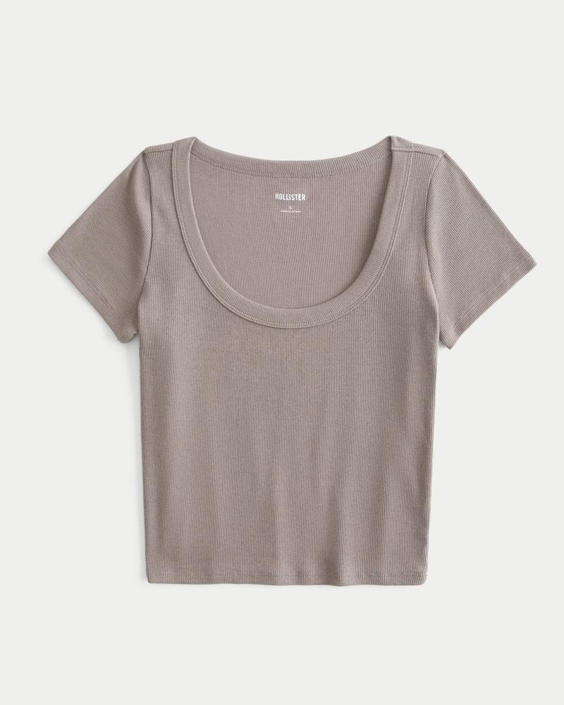 Clothing for Women & Men | Teen Clothing | Hollister Co. Product Image