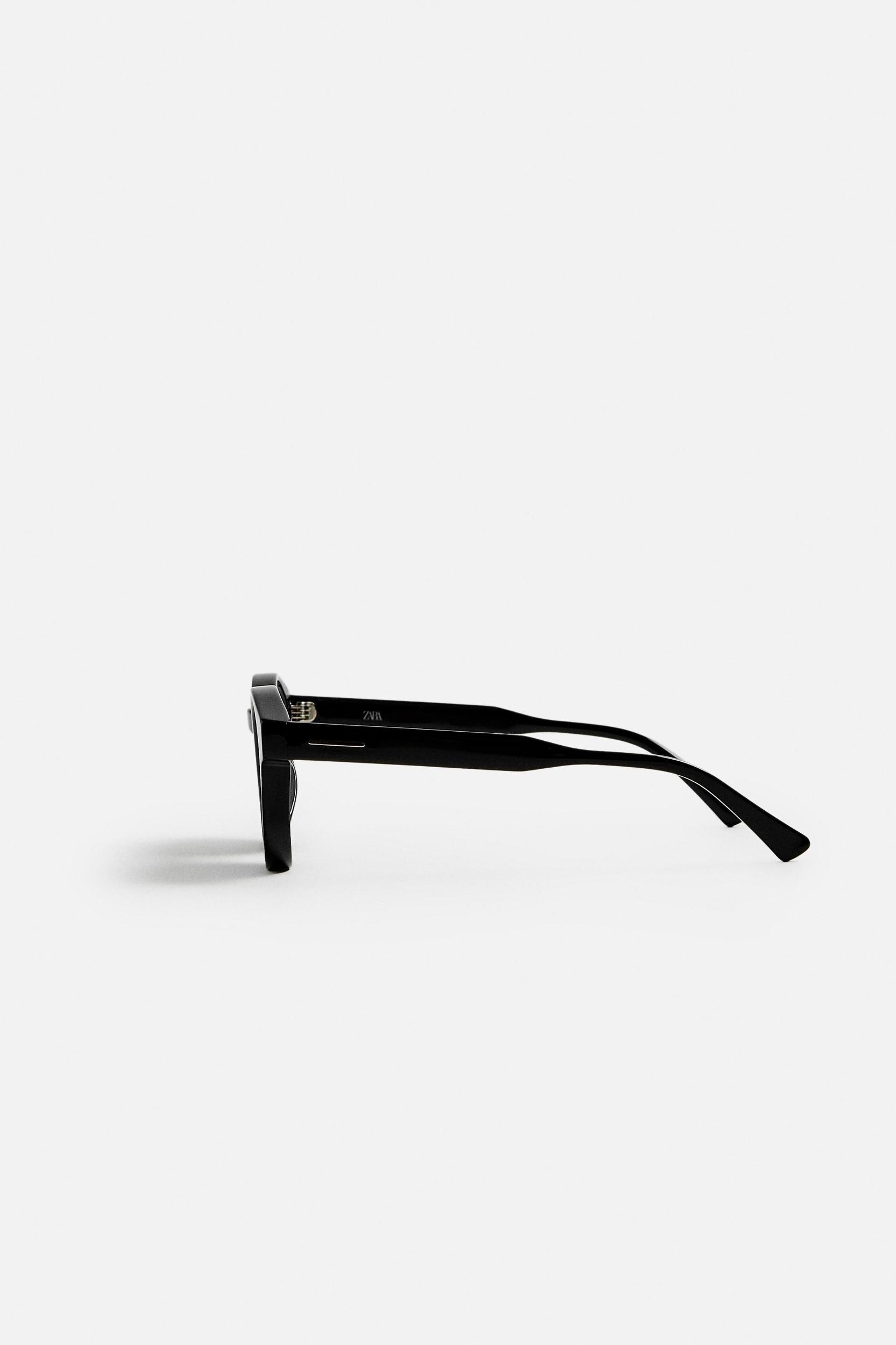 ROUND SUNGLASSES Product Image
