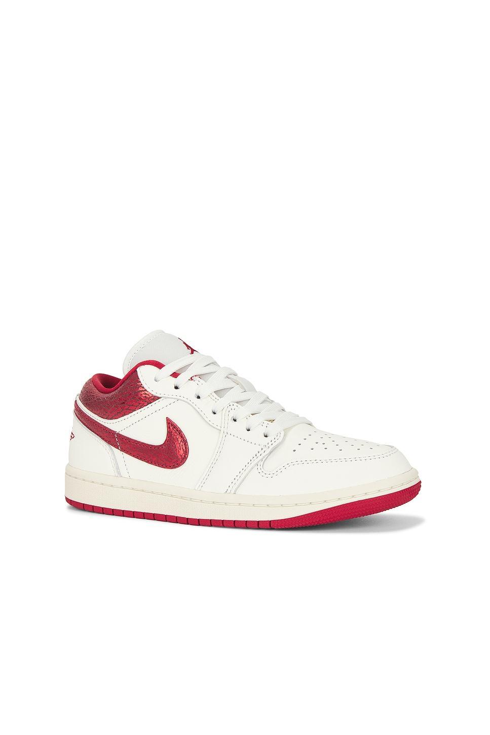 Air Jordan 1 Low Se Sneaker Jordan Product Image