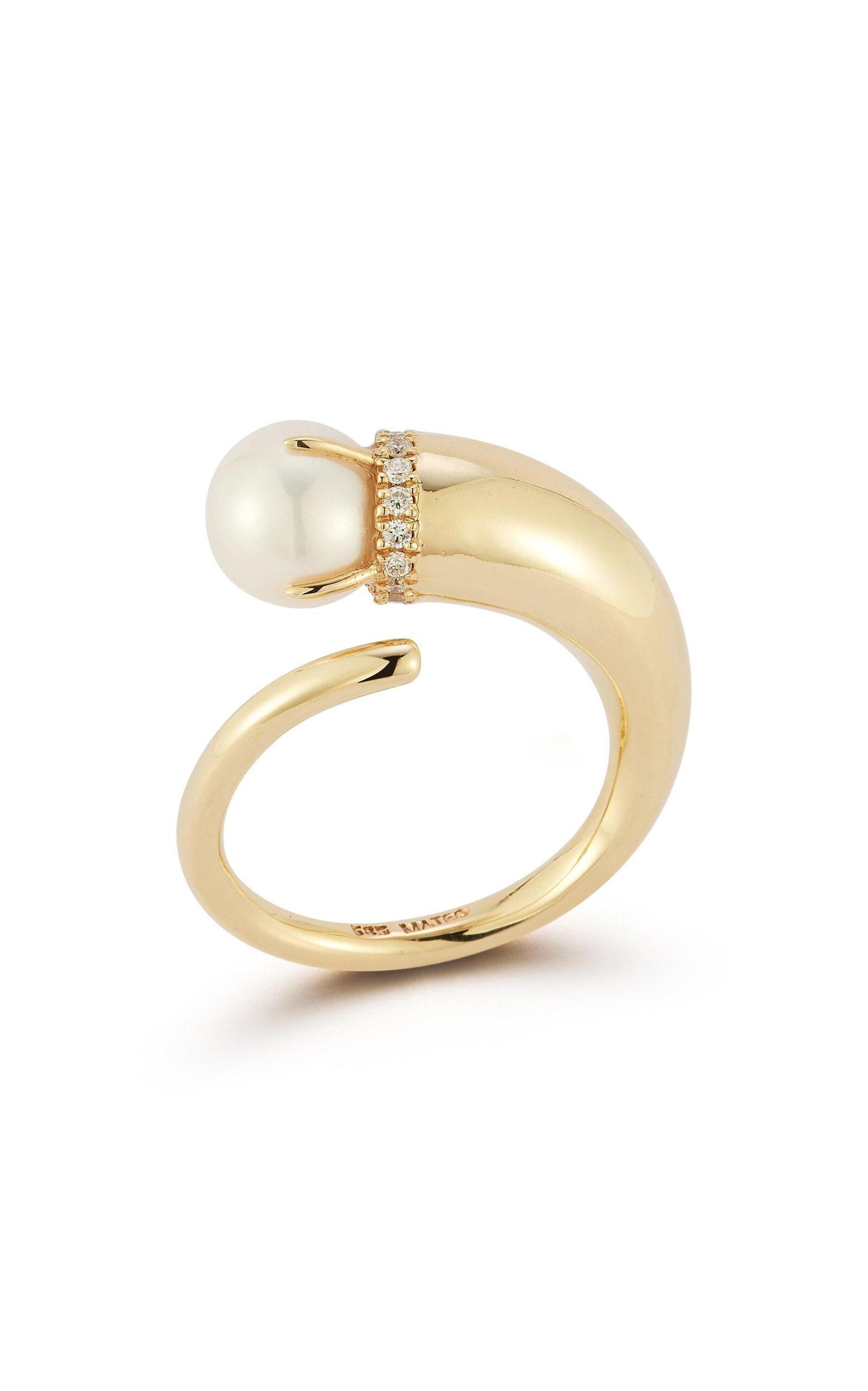MATEO 14k Yellow Gold Pearl Cornucopia Ring Product Image