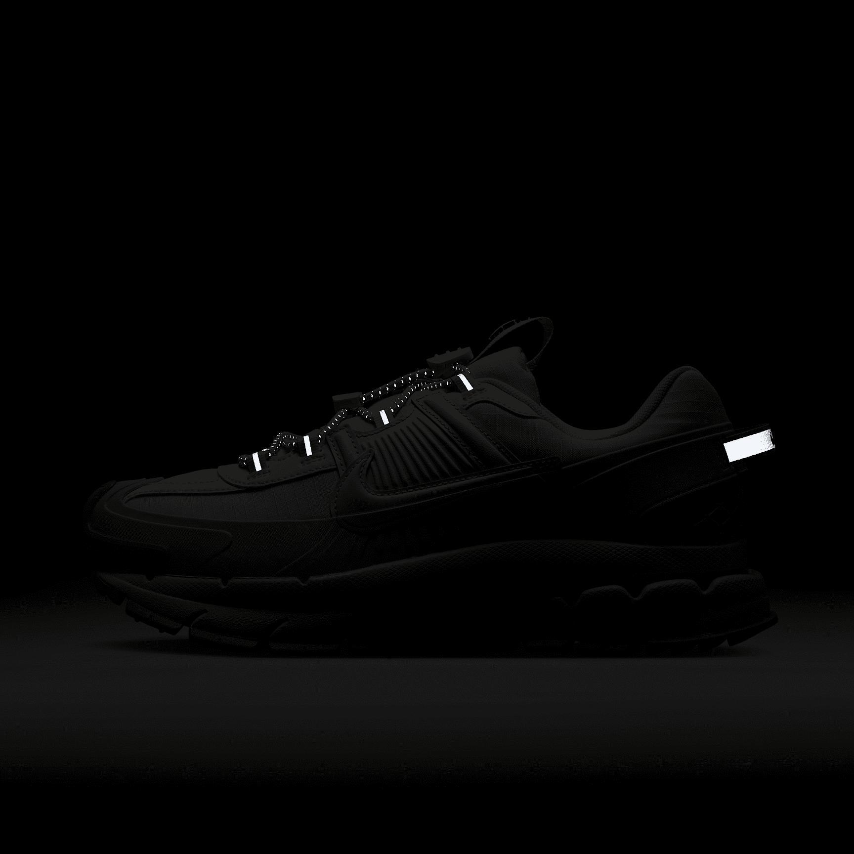 Nike Zoom Vomero Roam Women's Winterized Shoes Product Image