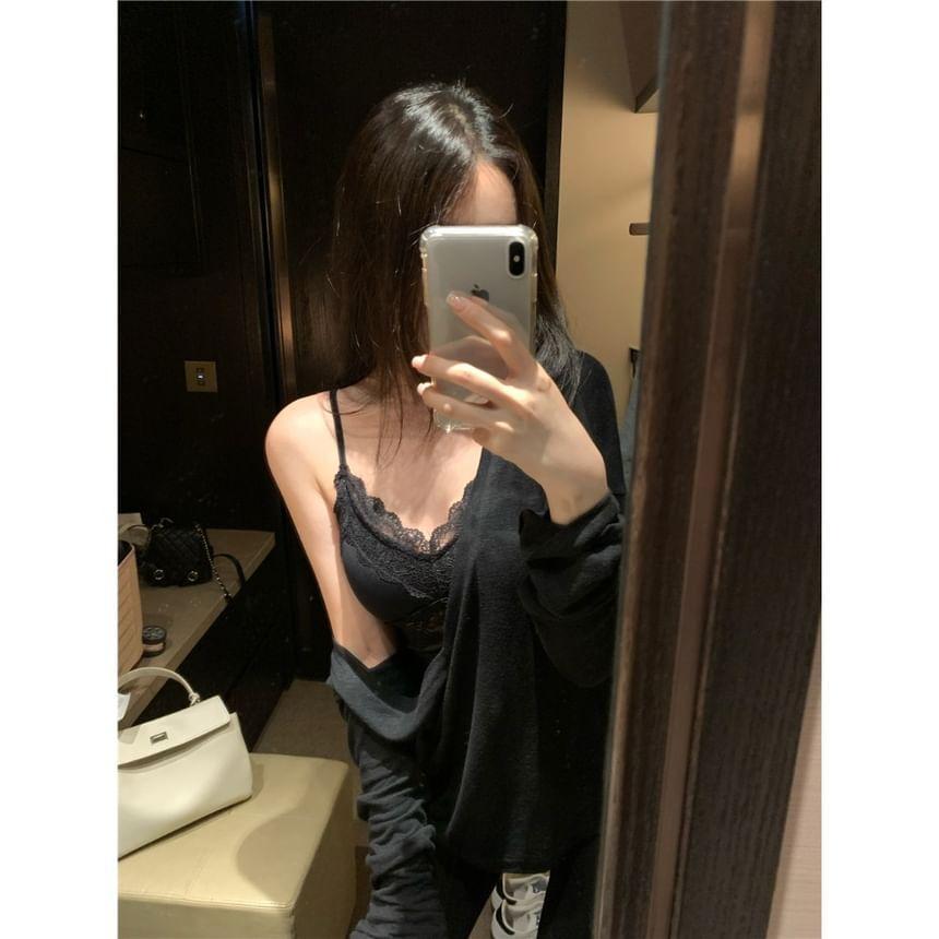 Long-Sleeve V-Neck Plain Tee / Lace Trim Cami Top Product Image