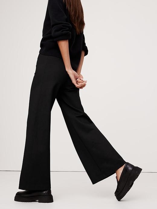 Wide-Leg Everywhere Ponte Cropped Pant Product Image