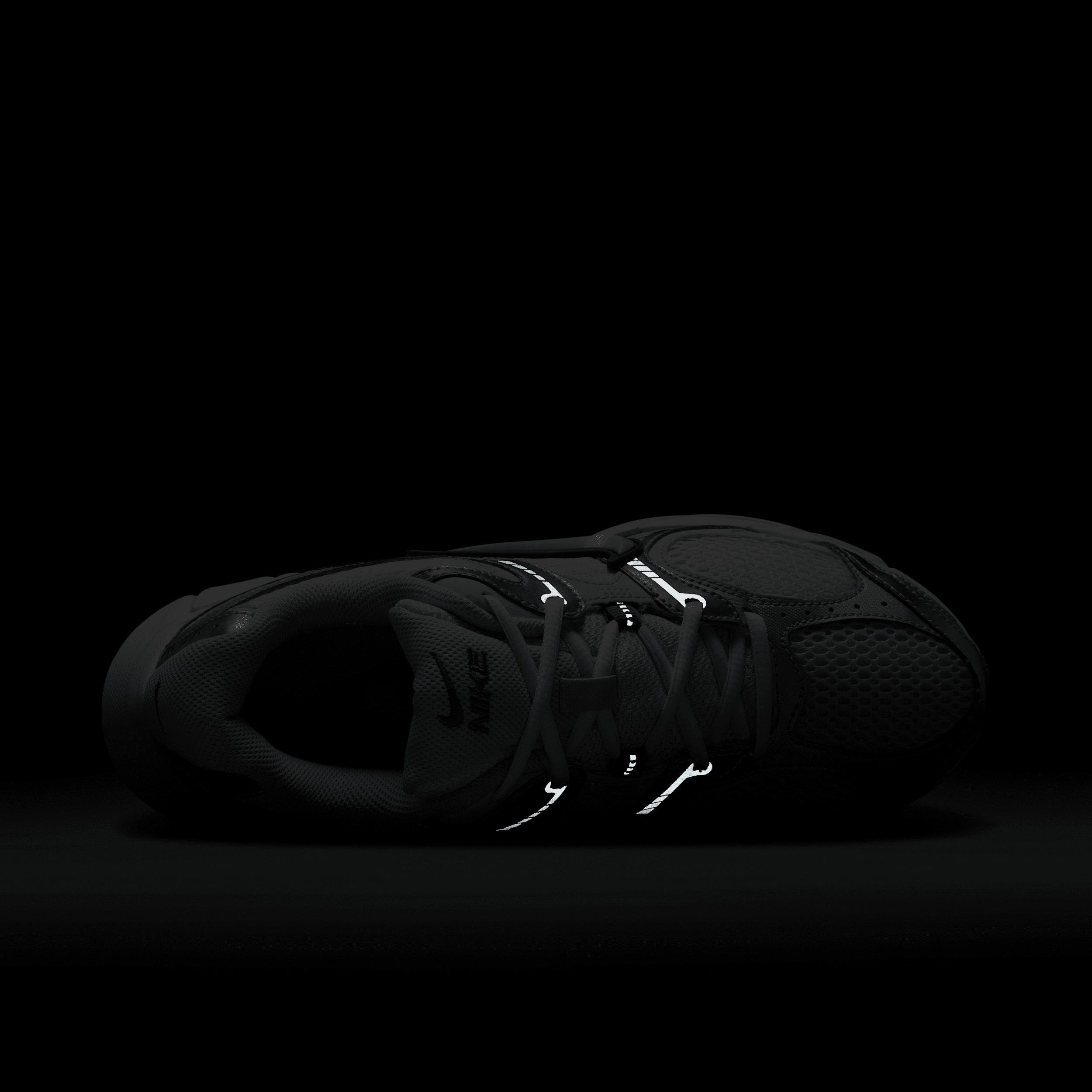 Nike Women's V5 RNR Shoes Product Image