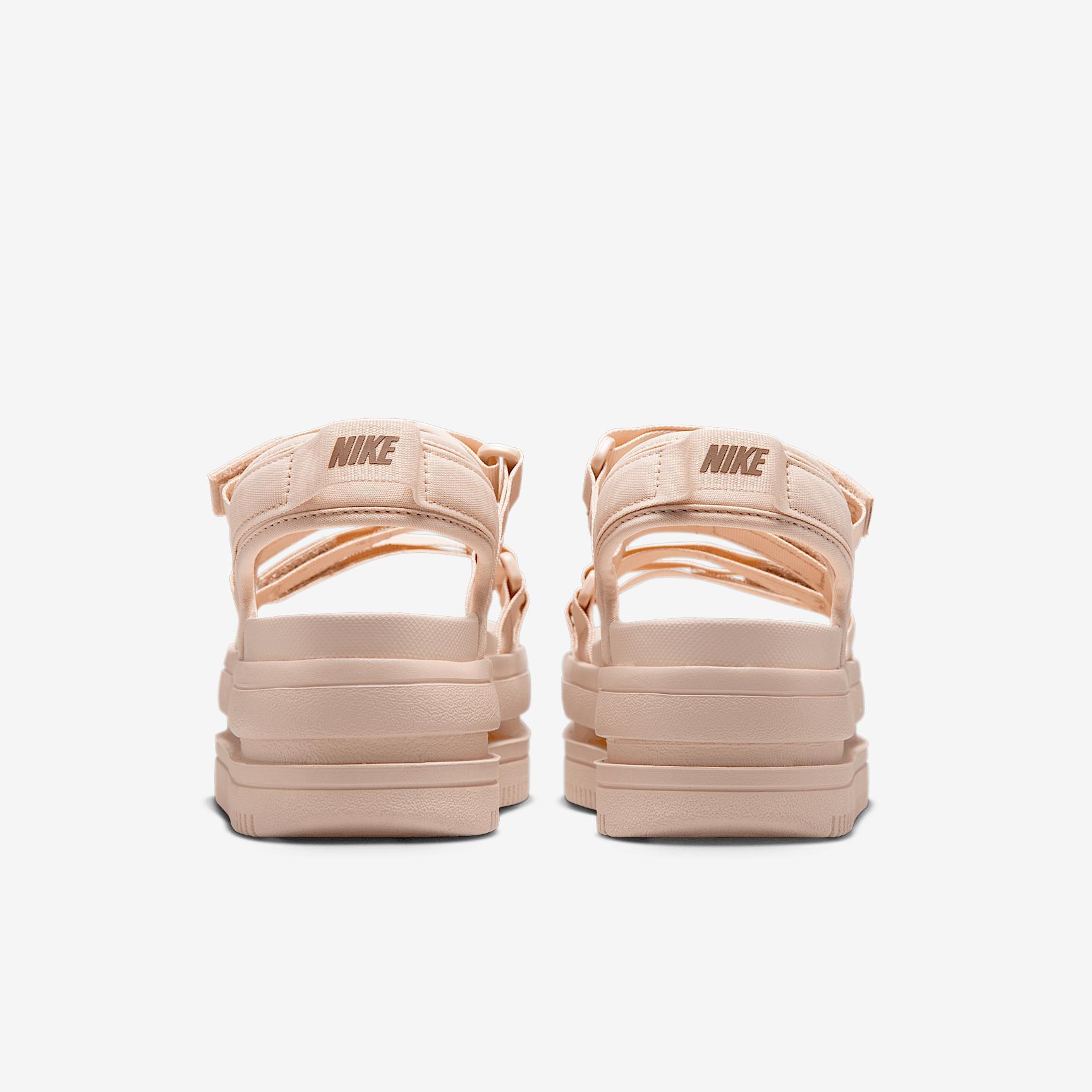 Nike Icon Classic Women's Sandals Product Image