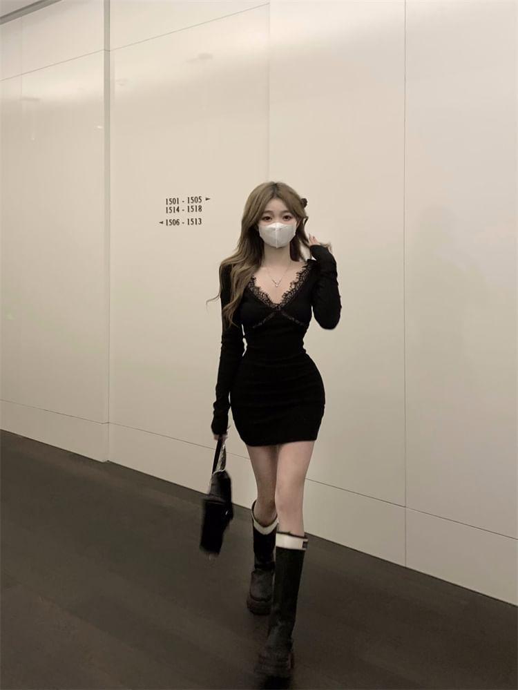 Long-Sleeve V-Neck Lace Mini Bodycon Dress Product Image