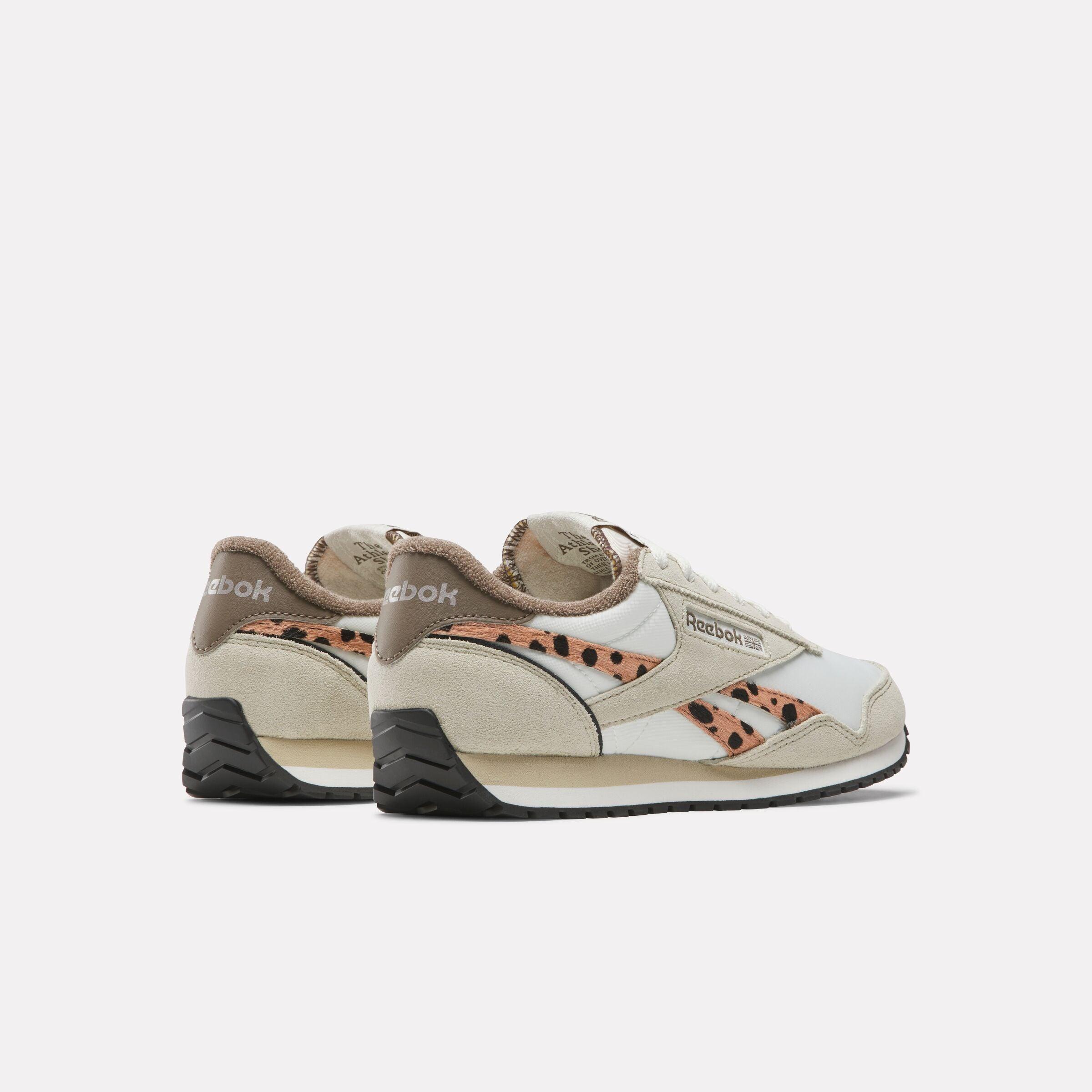 Women's Classic AZ Shoes Product Image