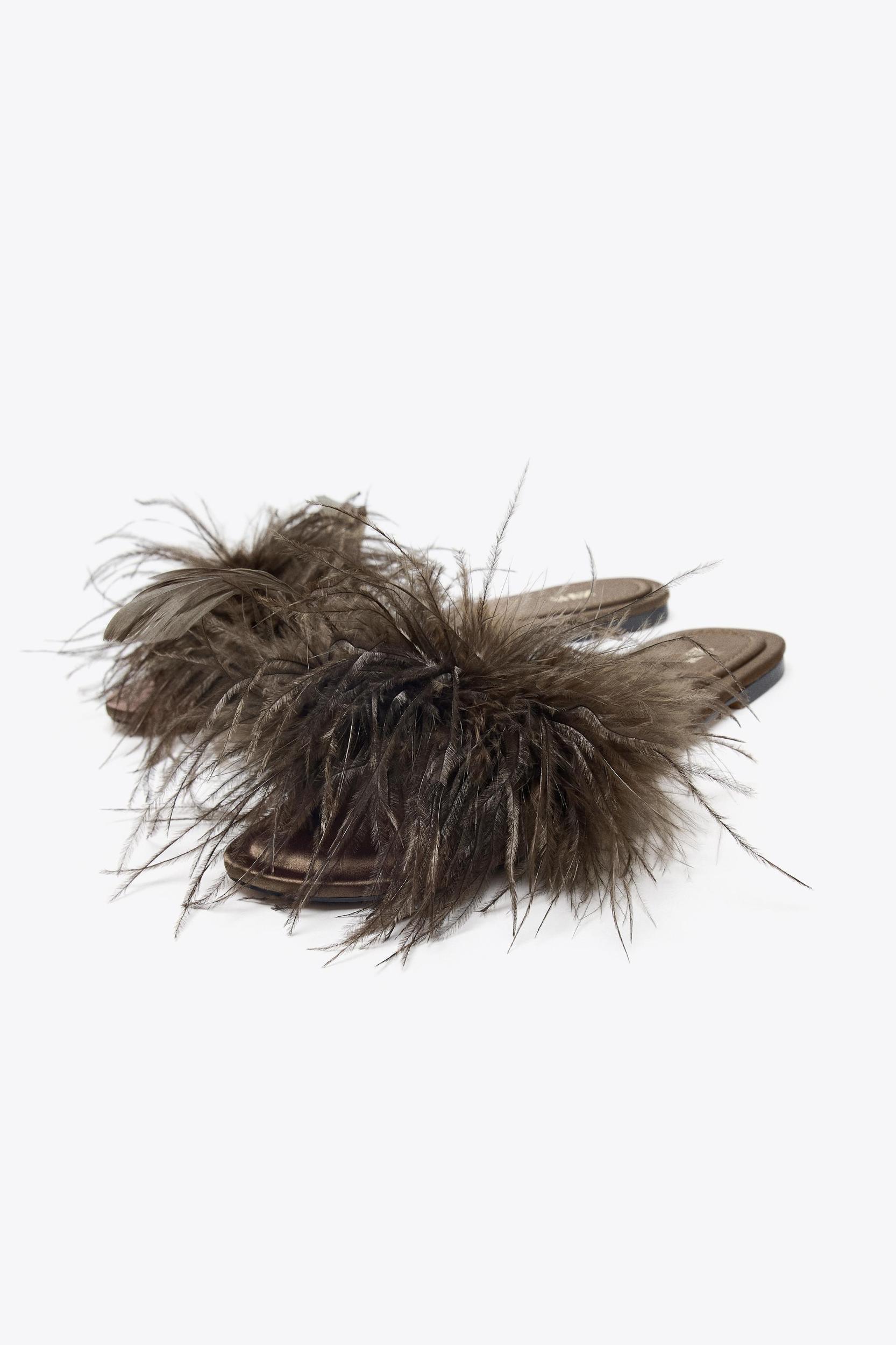 FEATHER FLAT SANDALS Product Image