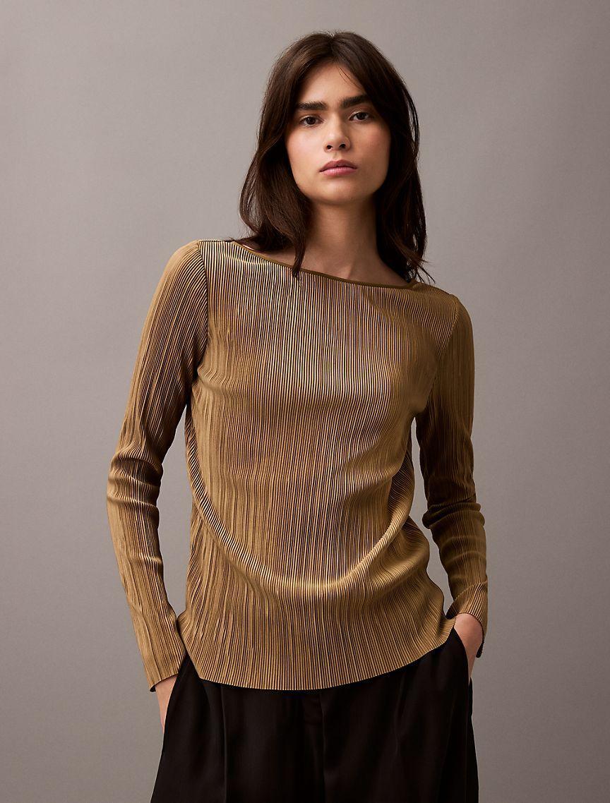 Plisse Low Back Slim T-Shirt Product Image