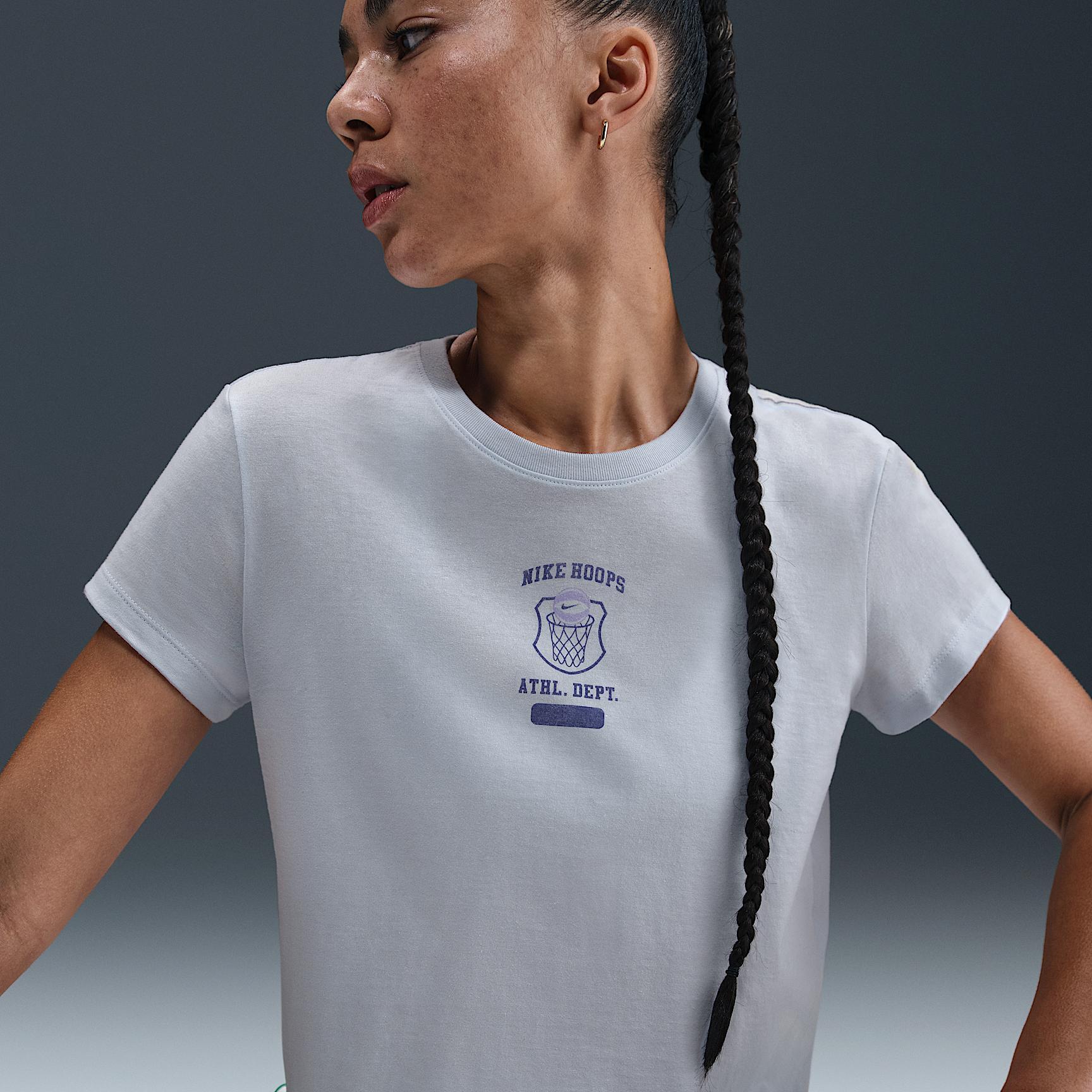 Nike Club Women's Cropped T-Shirt Product Image
