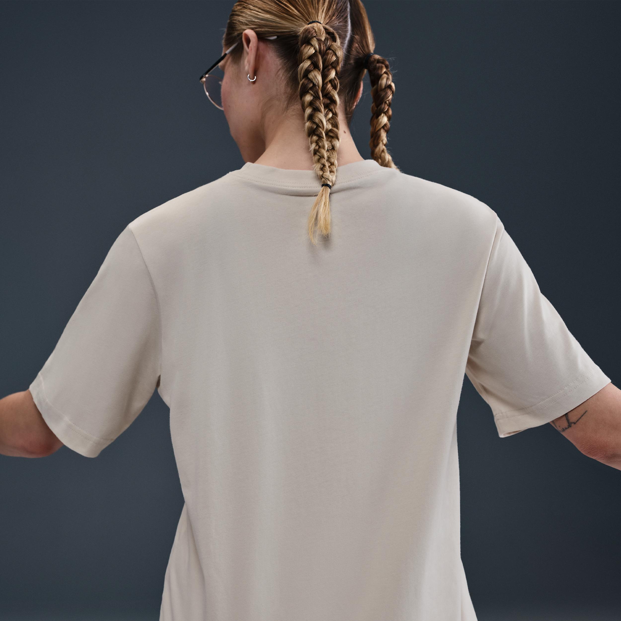 Nike Sportswear Women's Loose Short-Sleeve T-Shirt Product Image