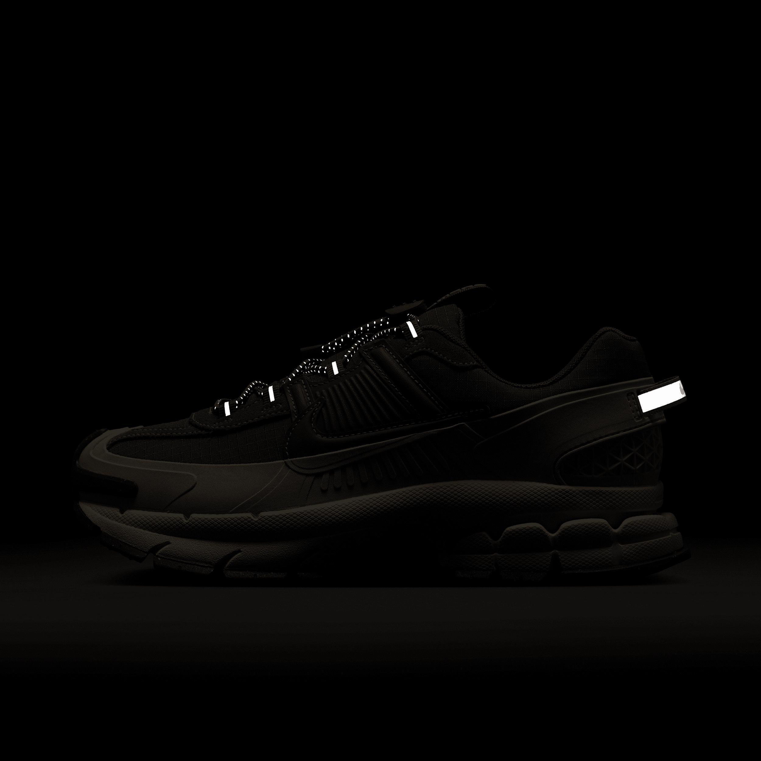 Nike Women's Zoom Vomero Roam Winterized Shoes Product Image