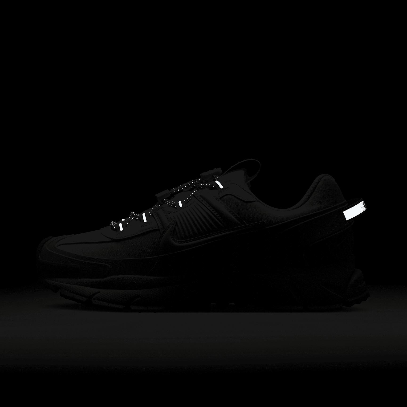 Nike Zoom Vomero Roam Women's Winterized Shoes Product Image