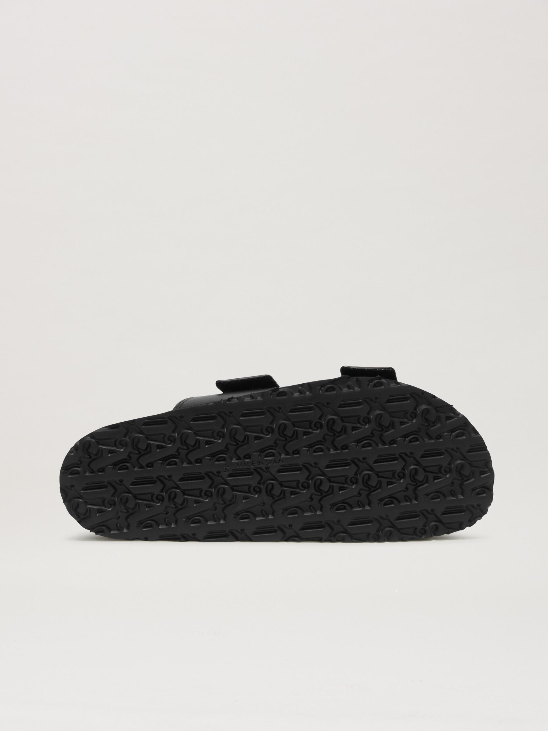 LOGO LEATHER SANDAL Product Image