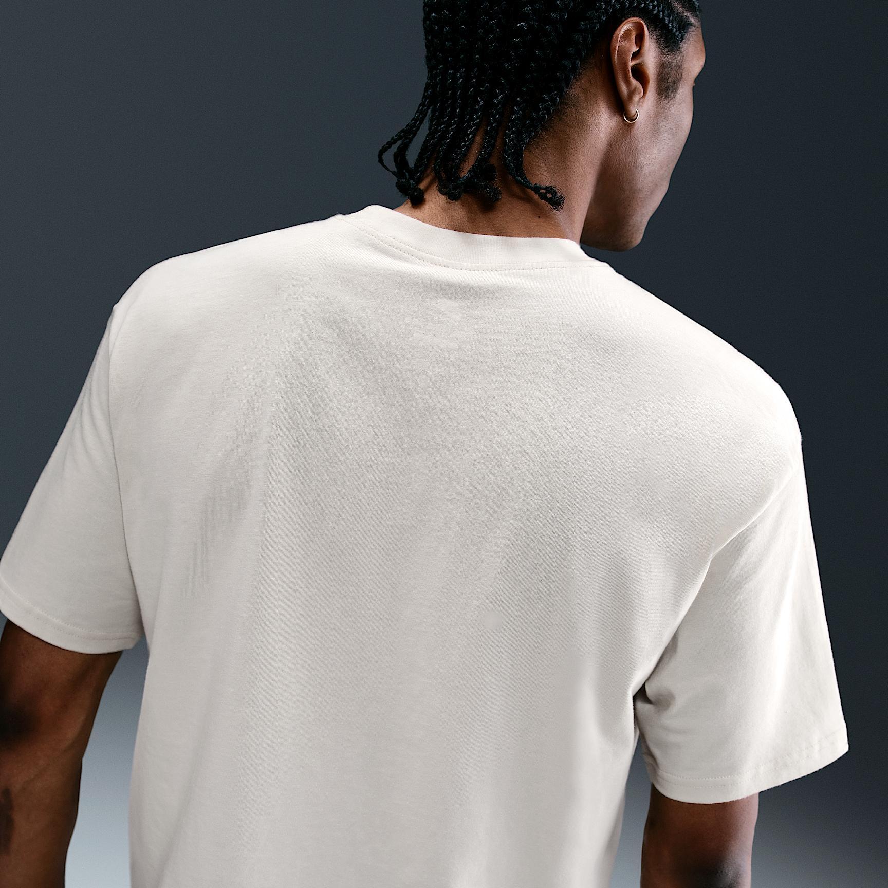 Nike Sportswear Men's T-Shirt Product Image