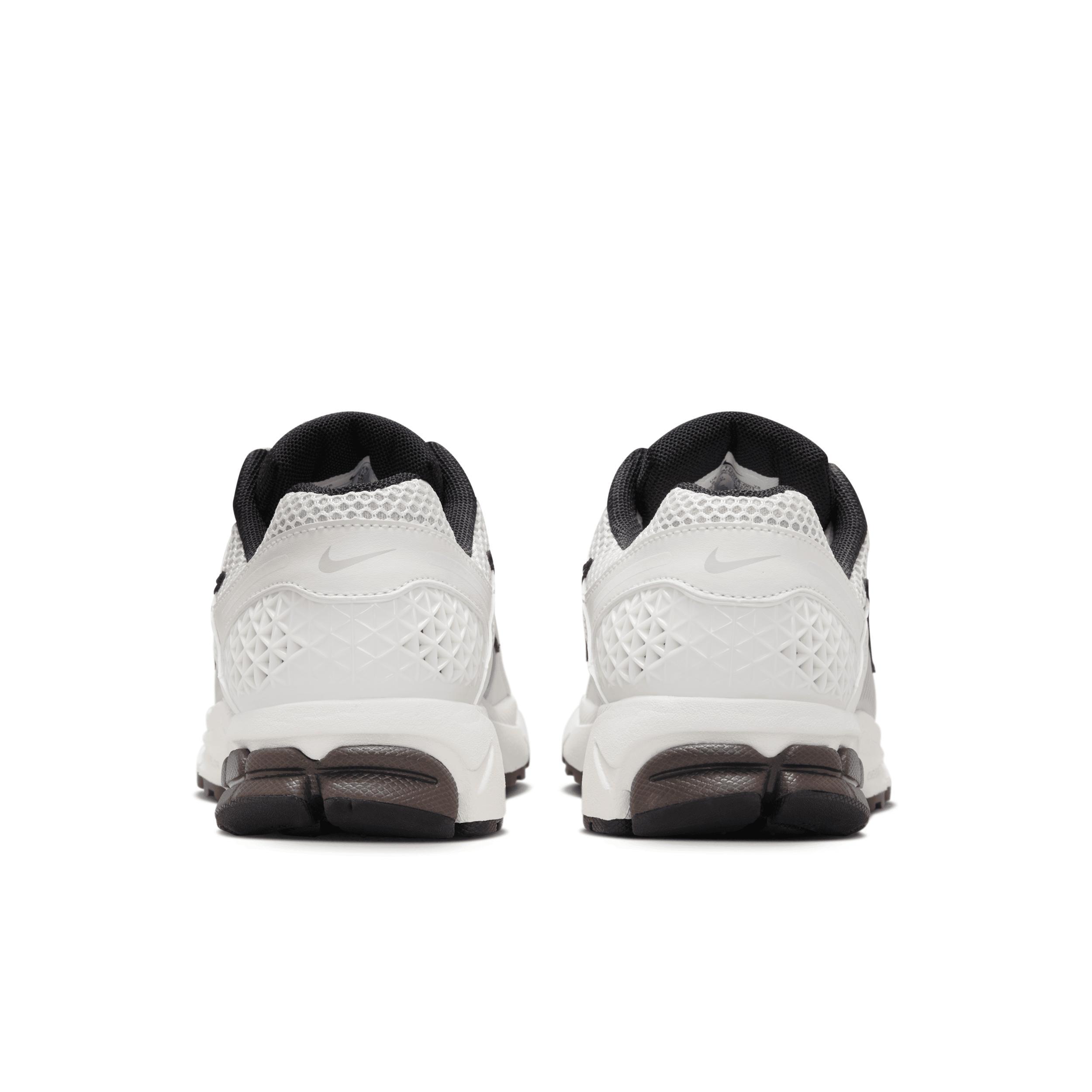 Nike Women's Zoom Vomero 5 Shoes Product Image