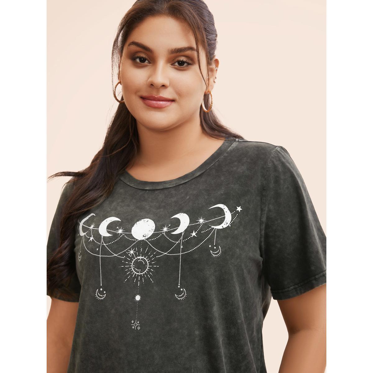 Plus Size Moon & Star Print Vintage Graphic T-shirt Black Women Casual Art&design Dailywear T-shirts BloomChic 14-16/1X Product Image