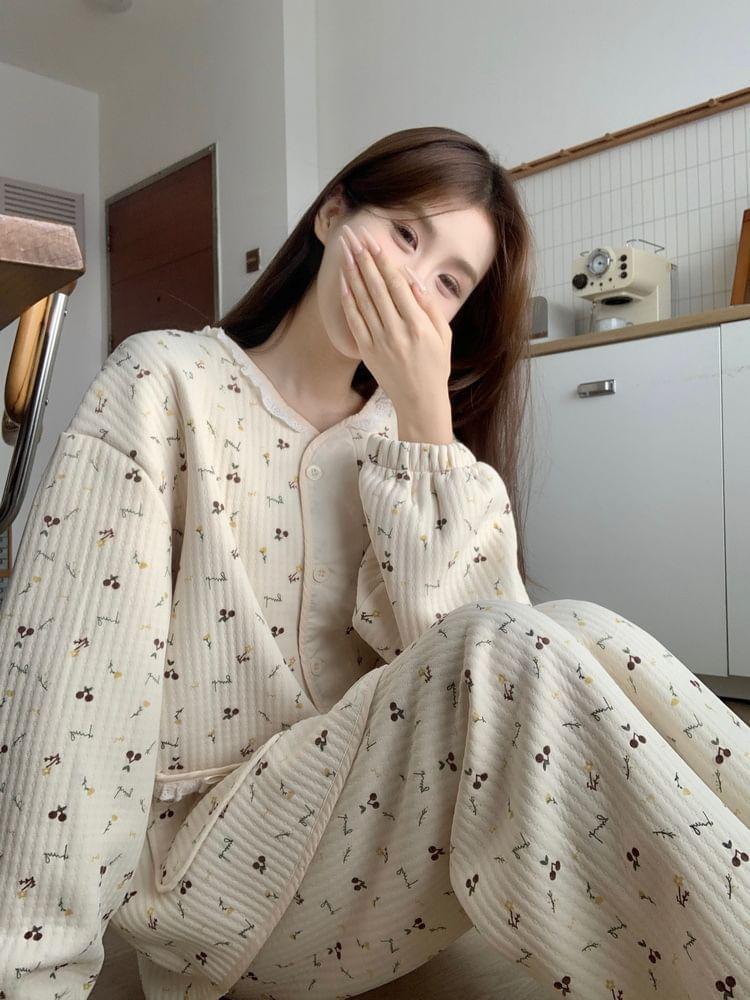 Pajama Set: Long-Sleeve Print Top + Pants Product Image