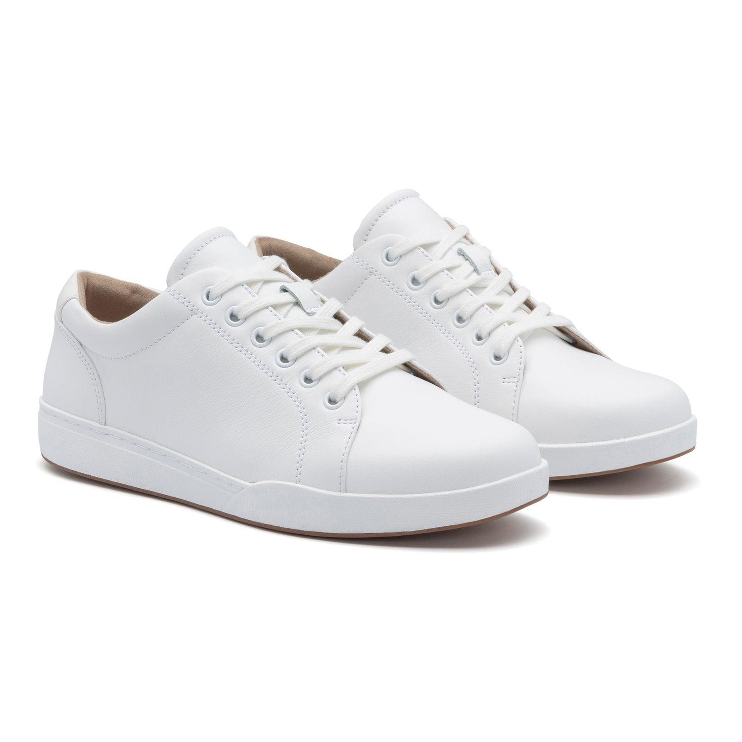 Encore Sneaker Product Image