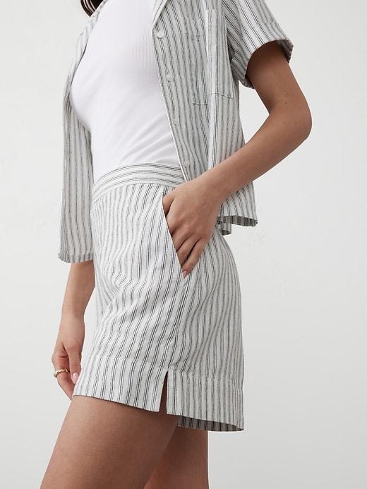 Linen-Blend Pull-On Short Product Image