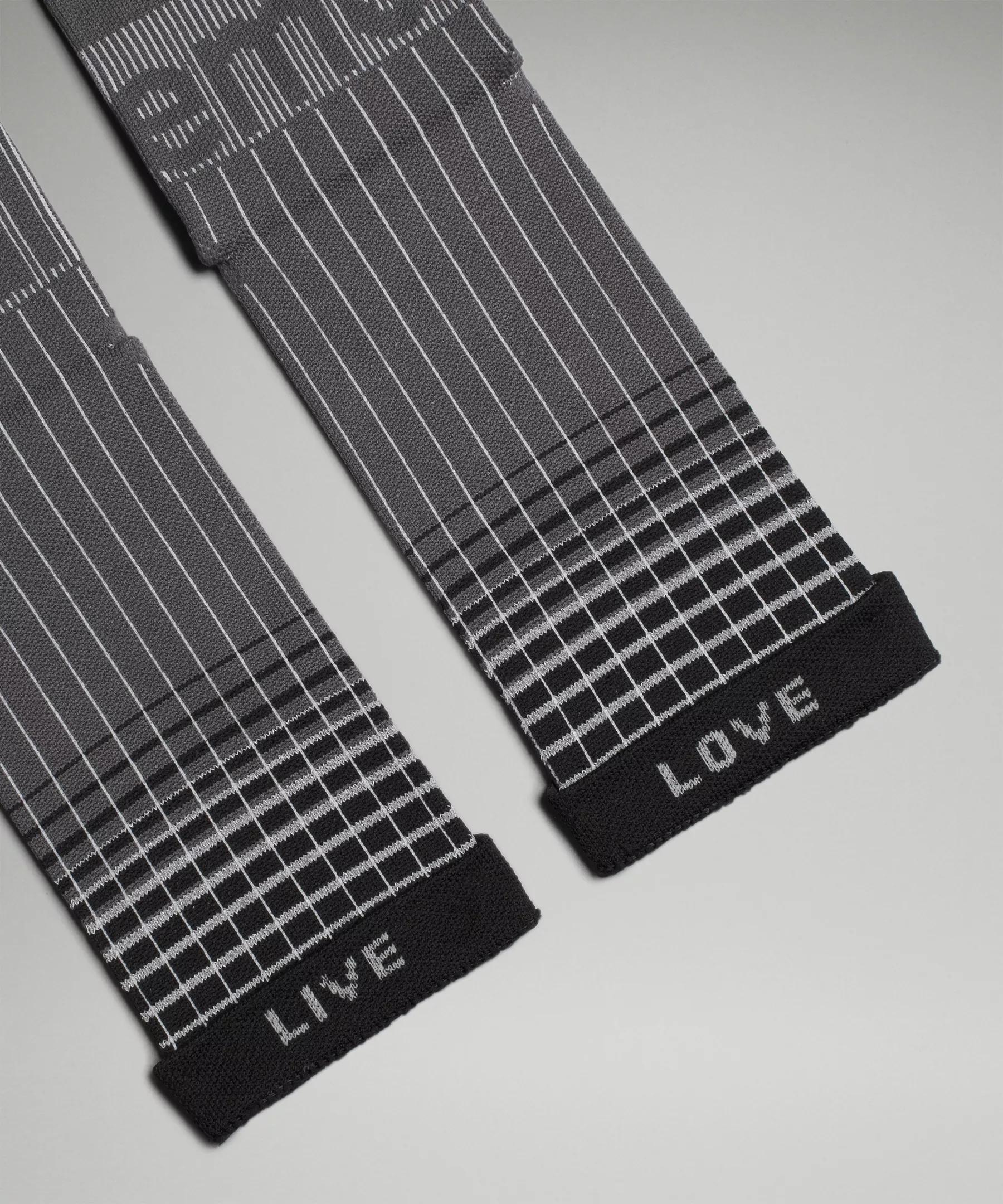 Men's Power Stride Crew Socks *Reflective Product Image