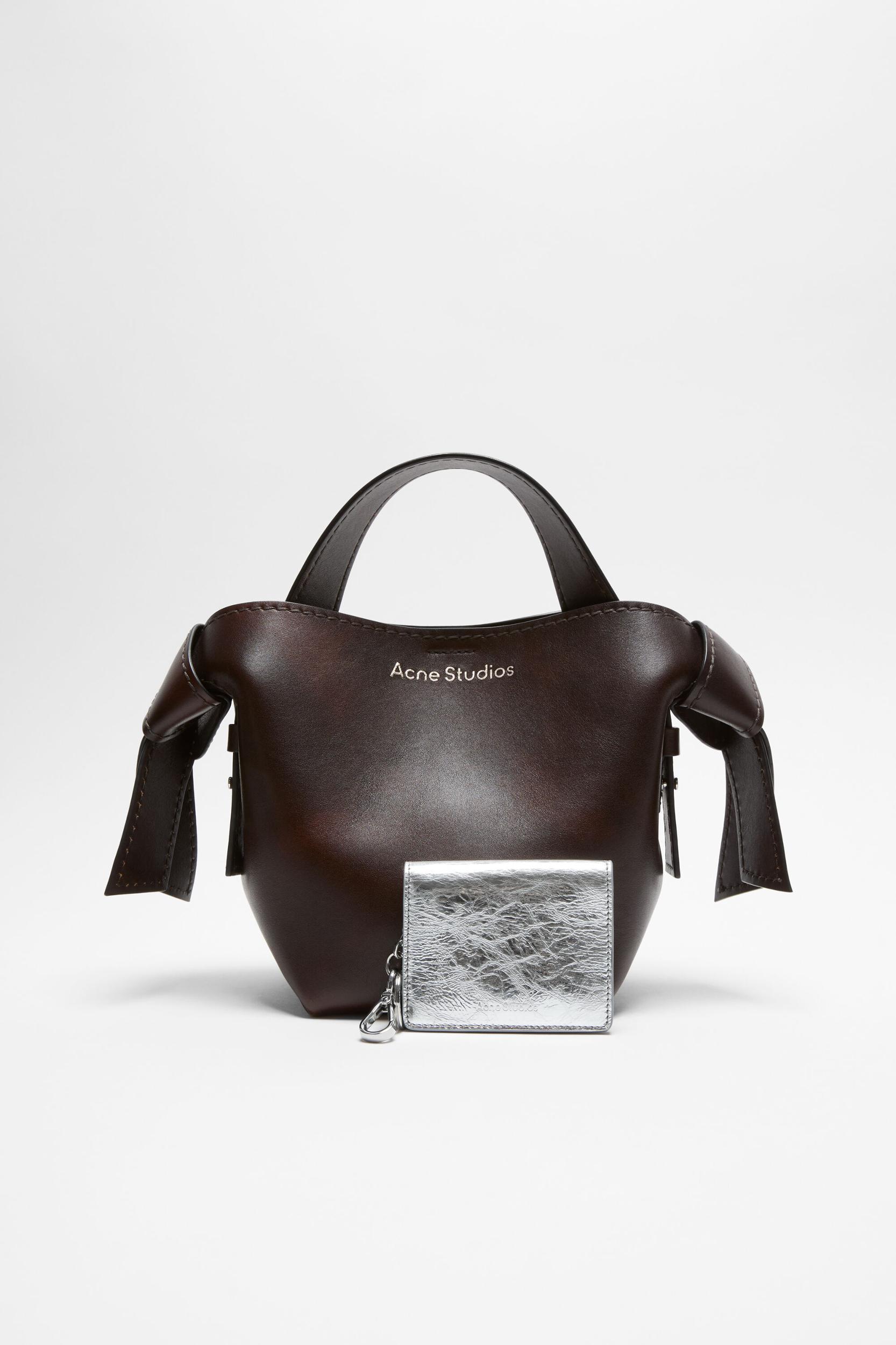 Folded leather wallet Product Image