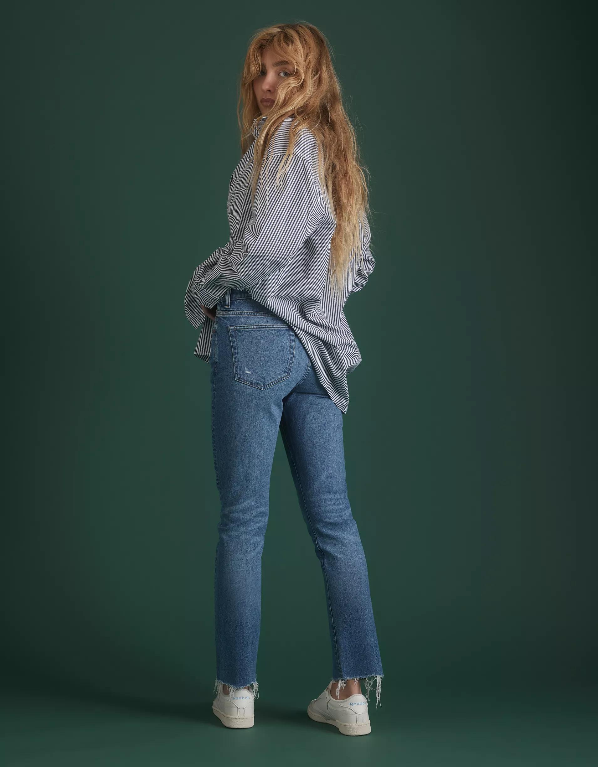 AE77 Premium Straight Crop Jean Product Image