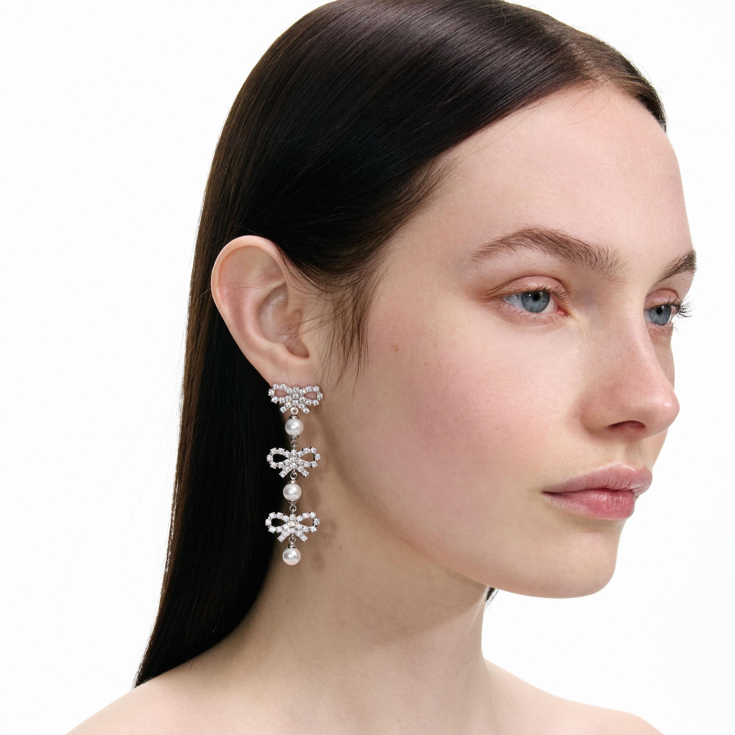 Micro Bow Pearl Tiered Earrings Product Image