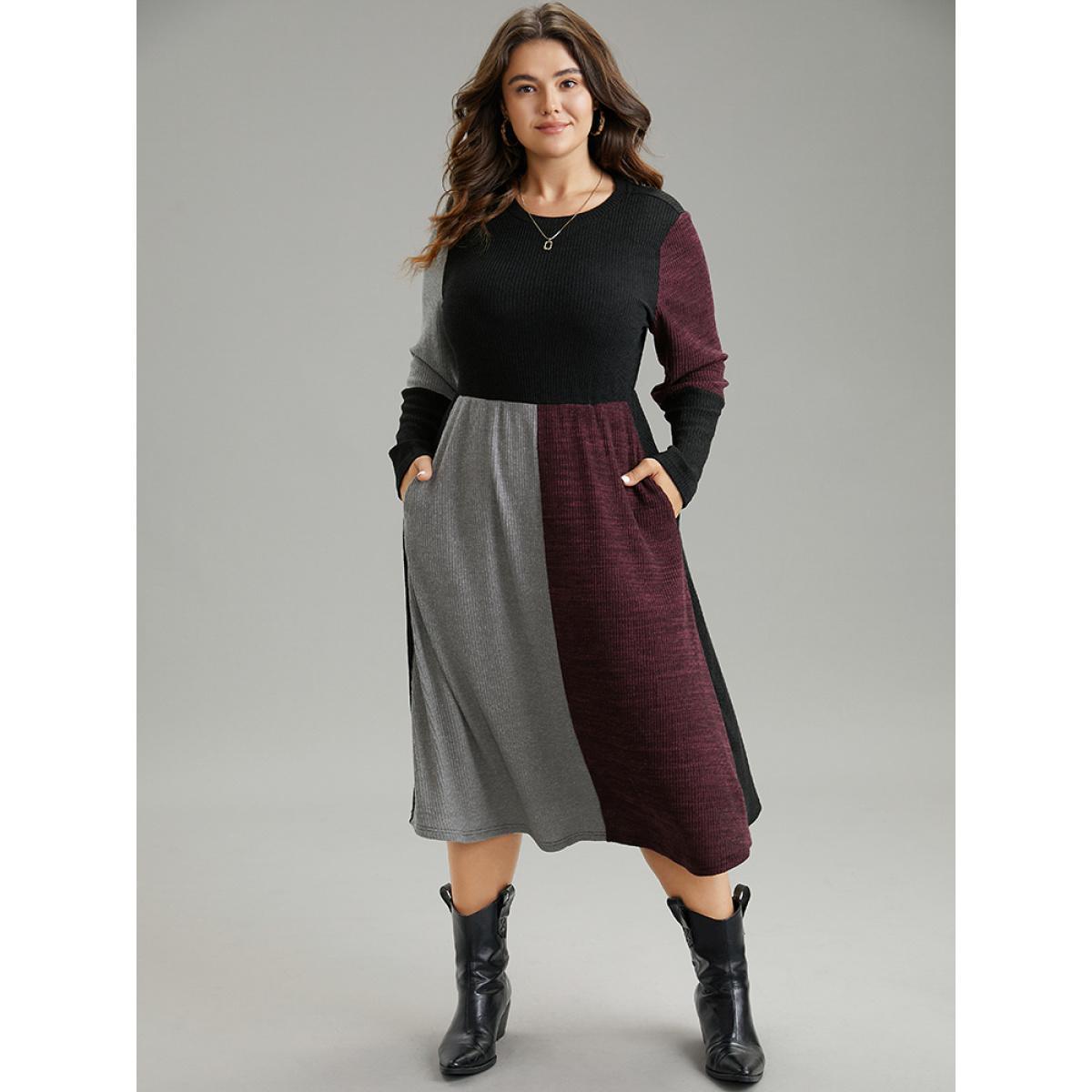 Plus Size Rib Knit Colorblock Contrast Pocket Dress Black Women Casual Rib Knit Round Neck Long Sleeve Curvy Midi Dress BloomChic 28/5X Product Image