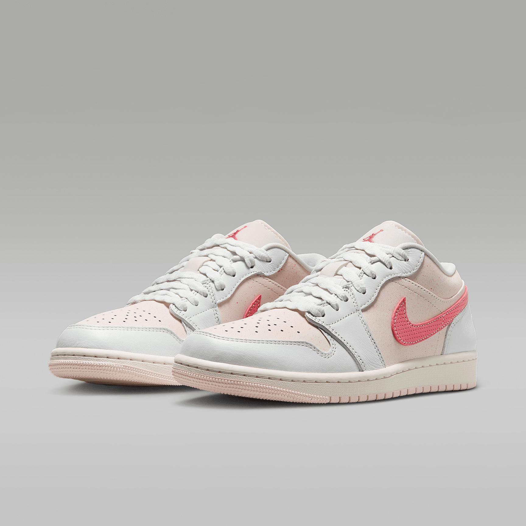 Air Jordan 1 Low SE Women's Shoes Product Image