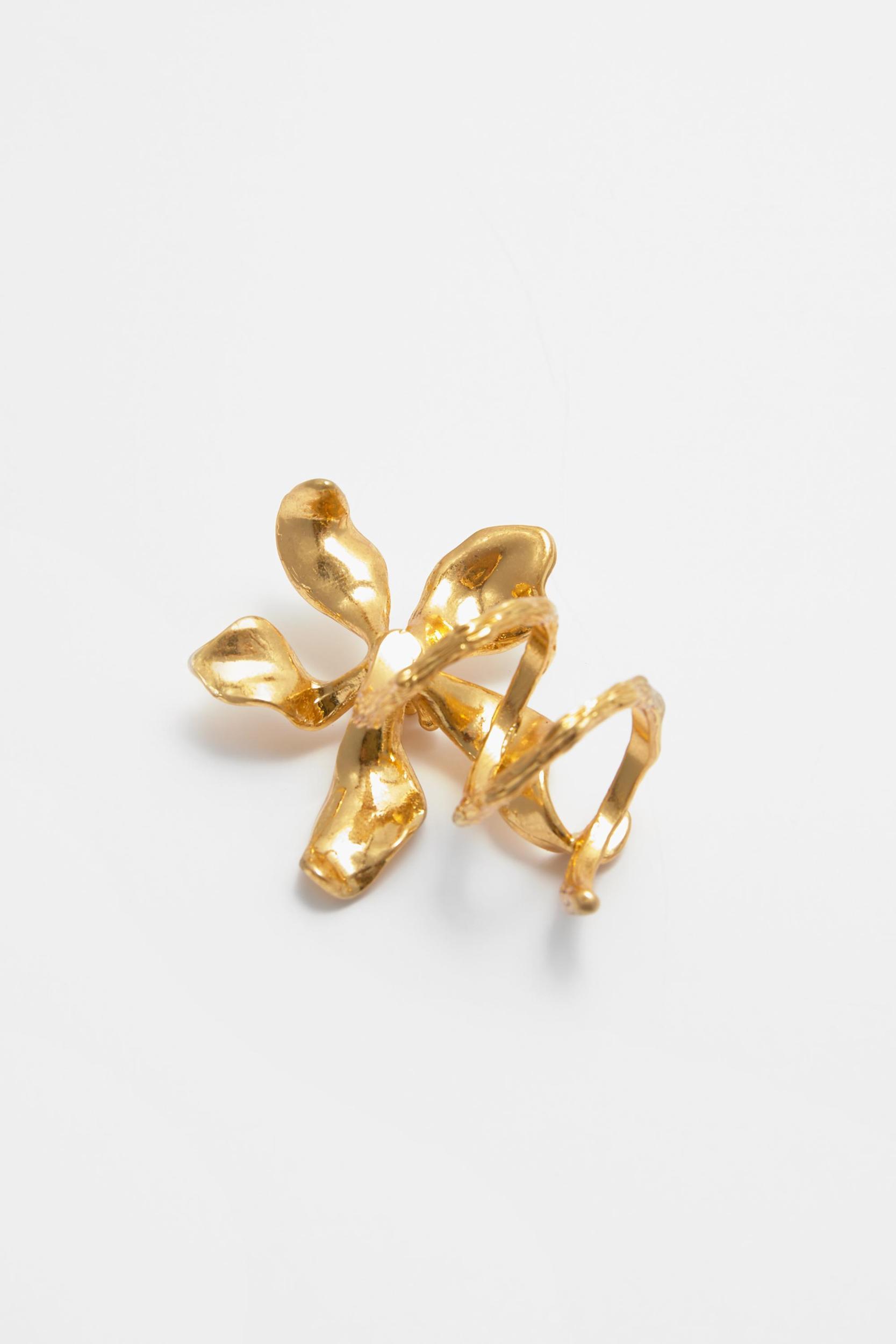 Flower ring Product Image