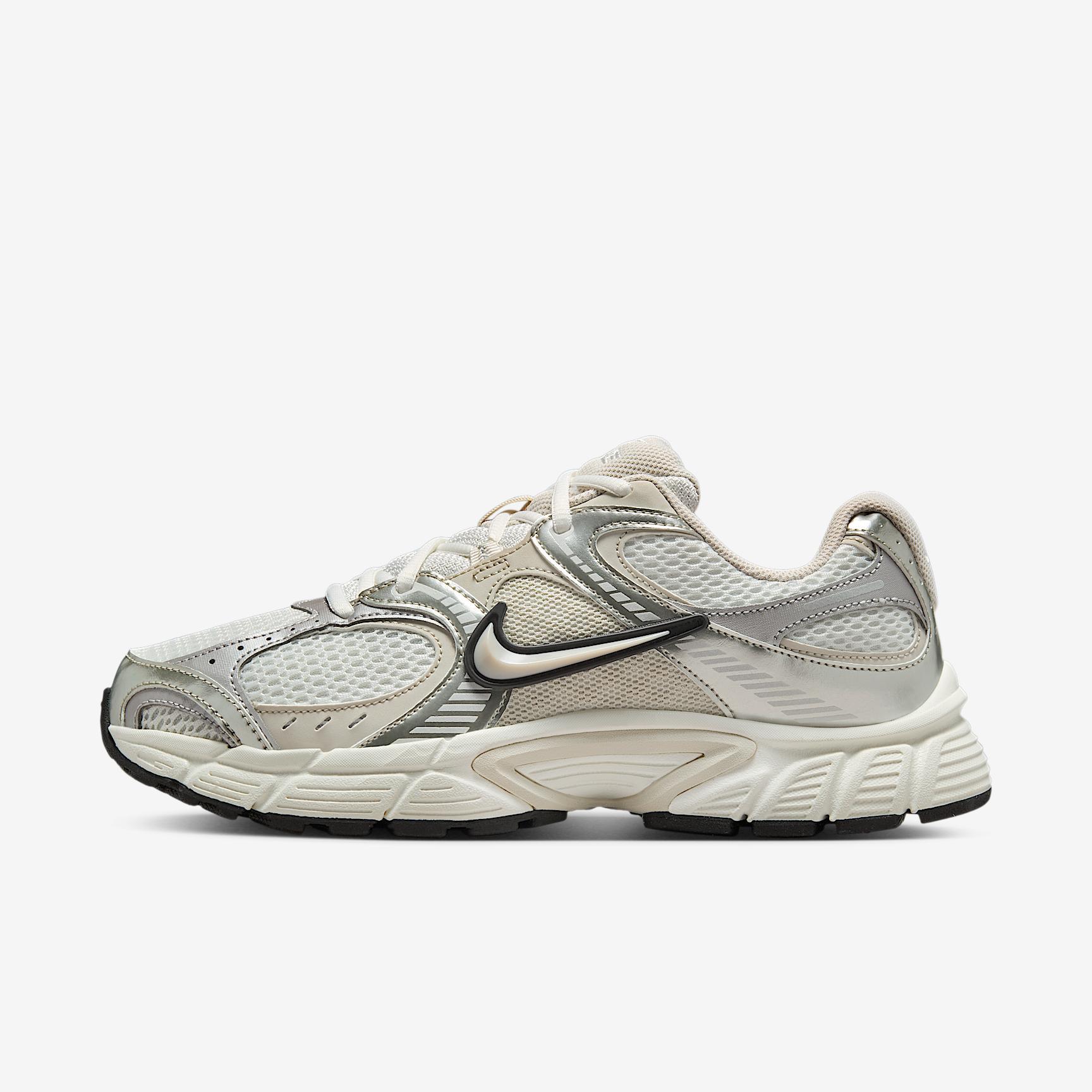Nike Womens V5 RNR Casual Shoes in Summit White/Sail/Black Product Image