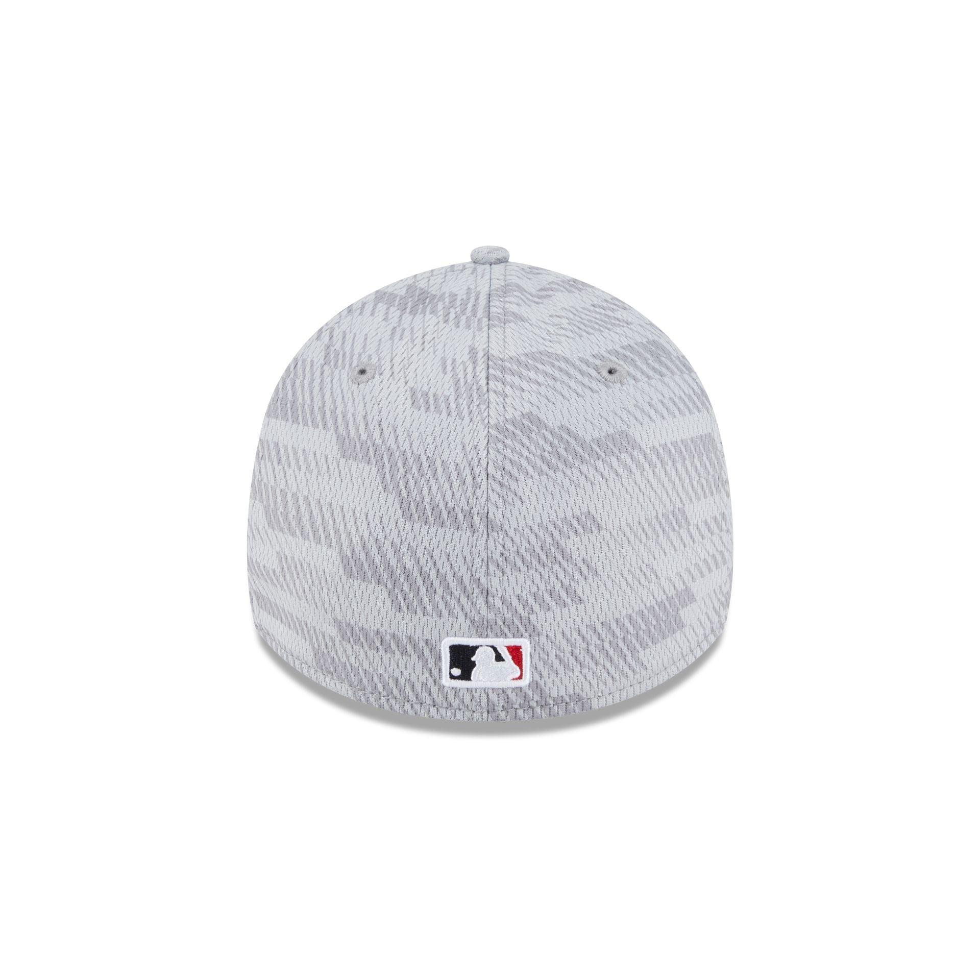 Cincinnati Reds 2025 Clubhouse Gray 39THIRTY Stretch Fit Male Product Image