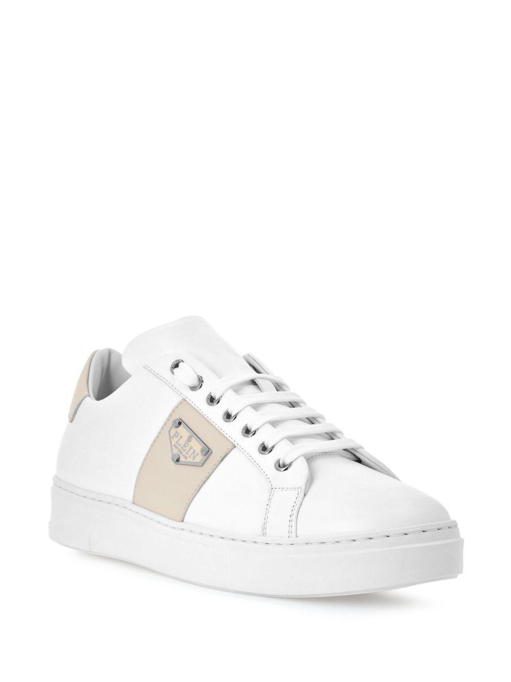 logo-plaque leather sneakers Product Image