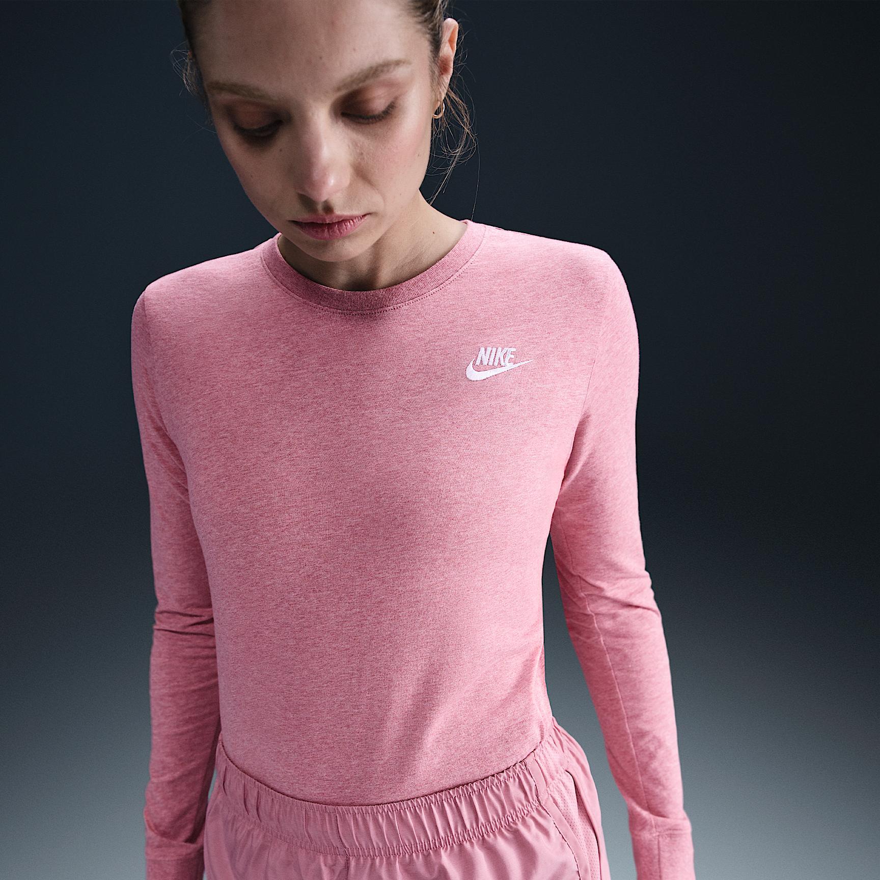 Nike Sportswear Club Women's Long-Sleeve T-Shirt Product Image