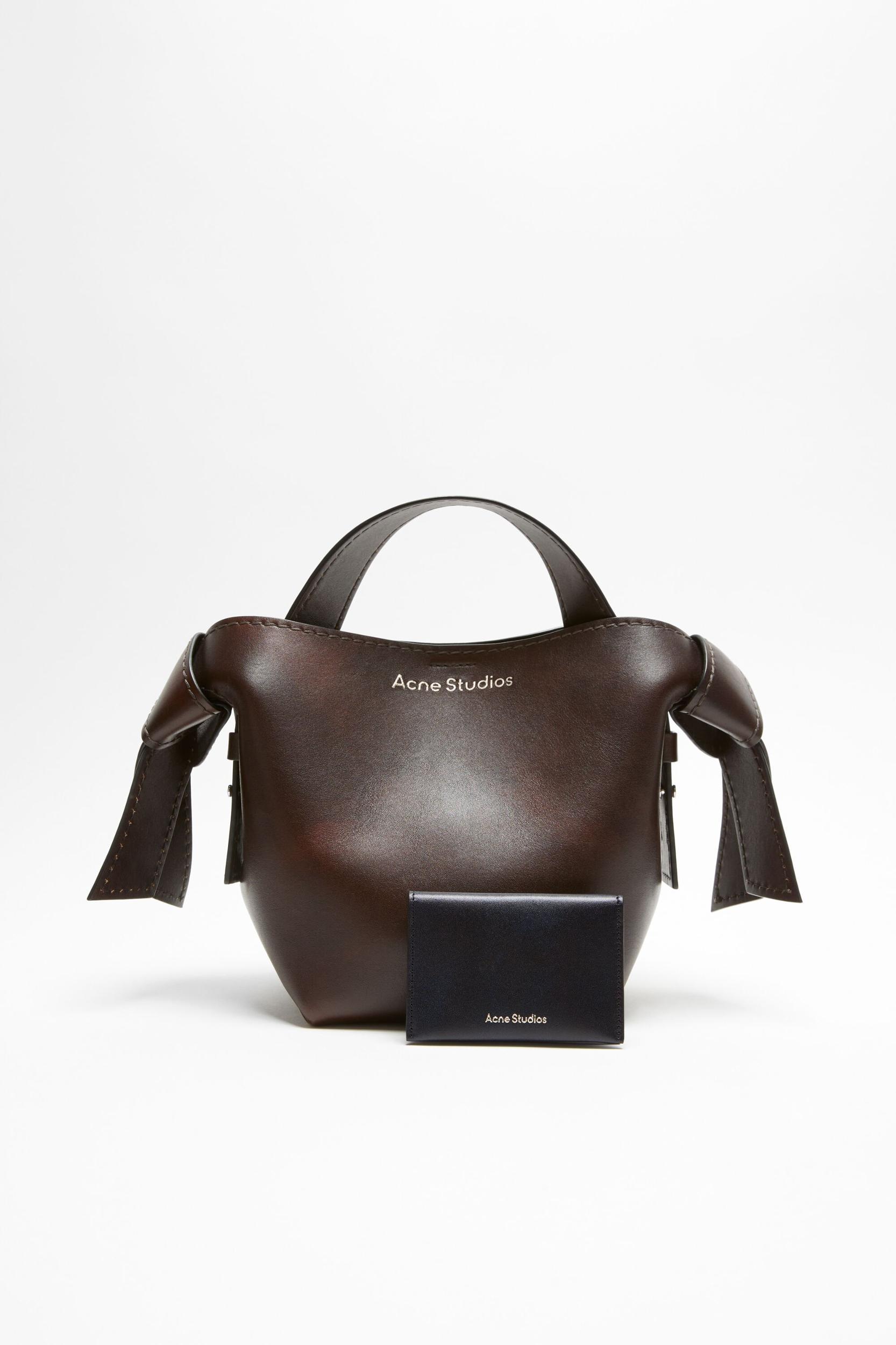 Folded leather wallet Product Image