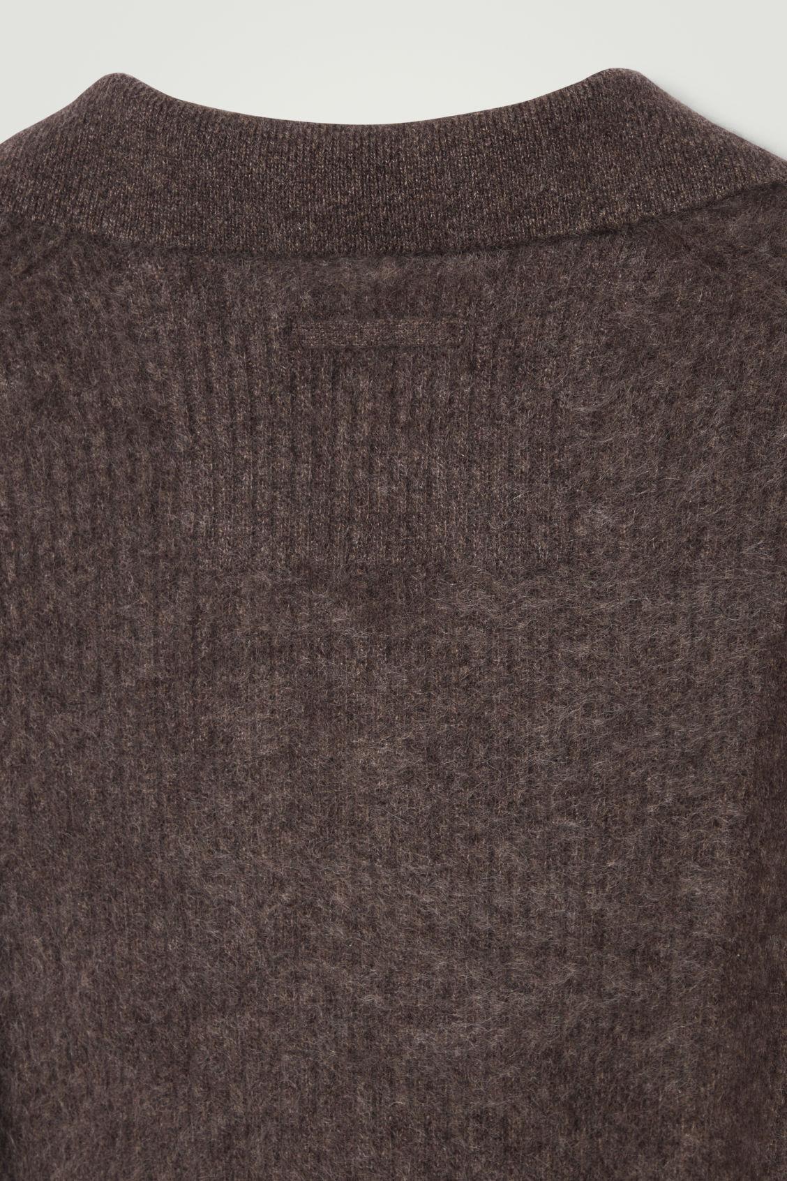 THE BRUSHED-CASHMERE POLO SHIRT Product Image