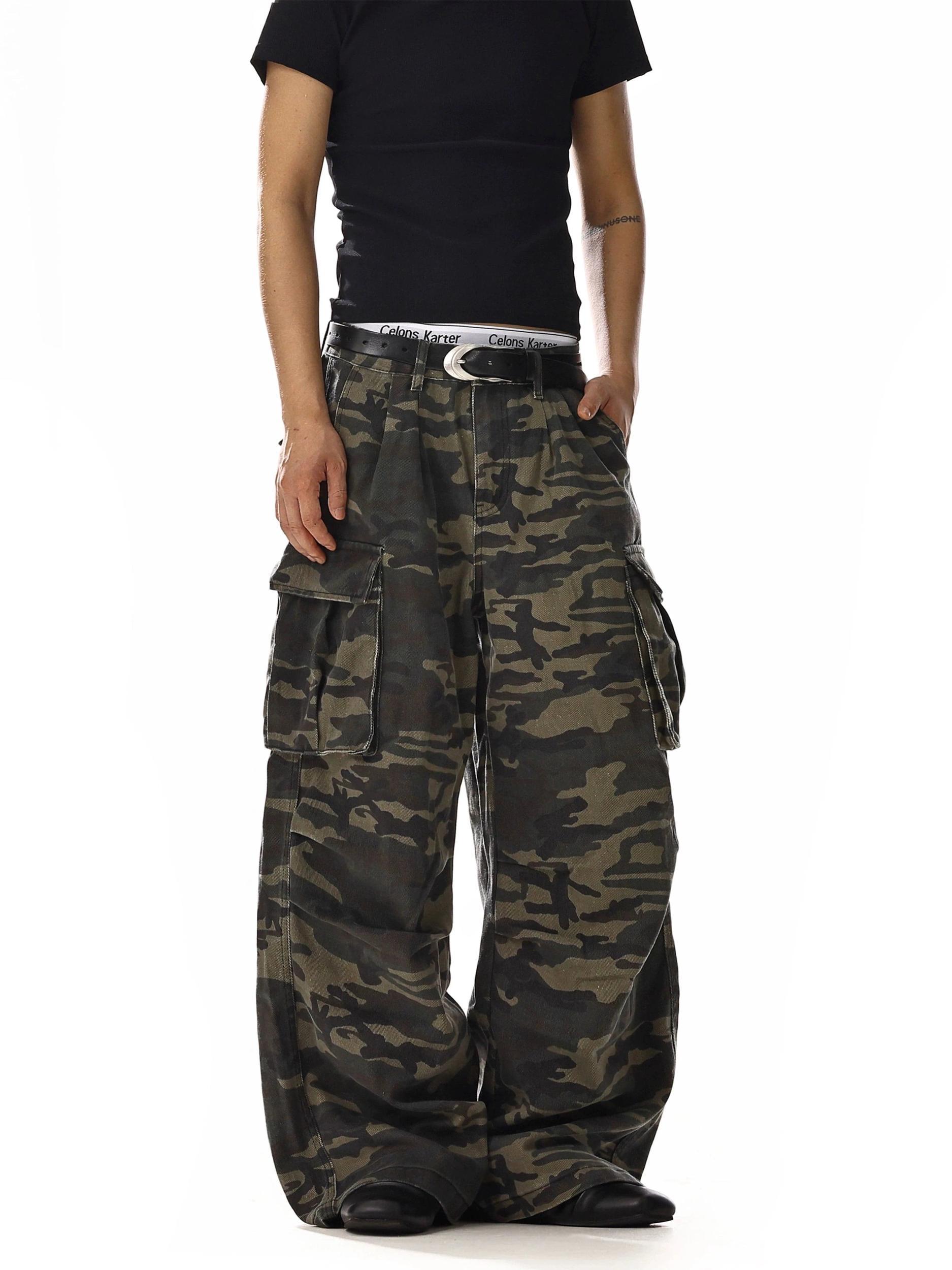 RT No. 18251 CAMO STRAIGHT CARGO PANTS Product Image