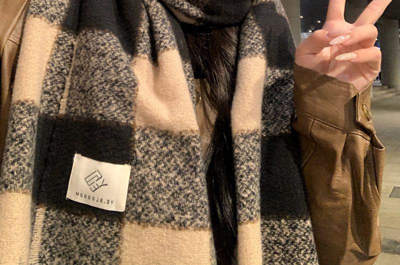 Plaid Applique Fringed Scarf Product Image