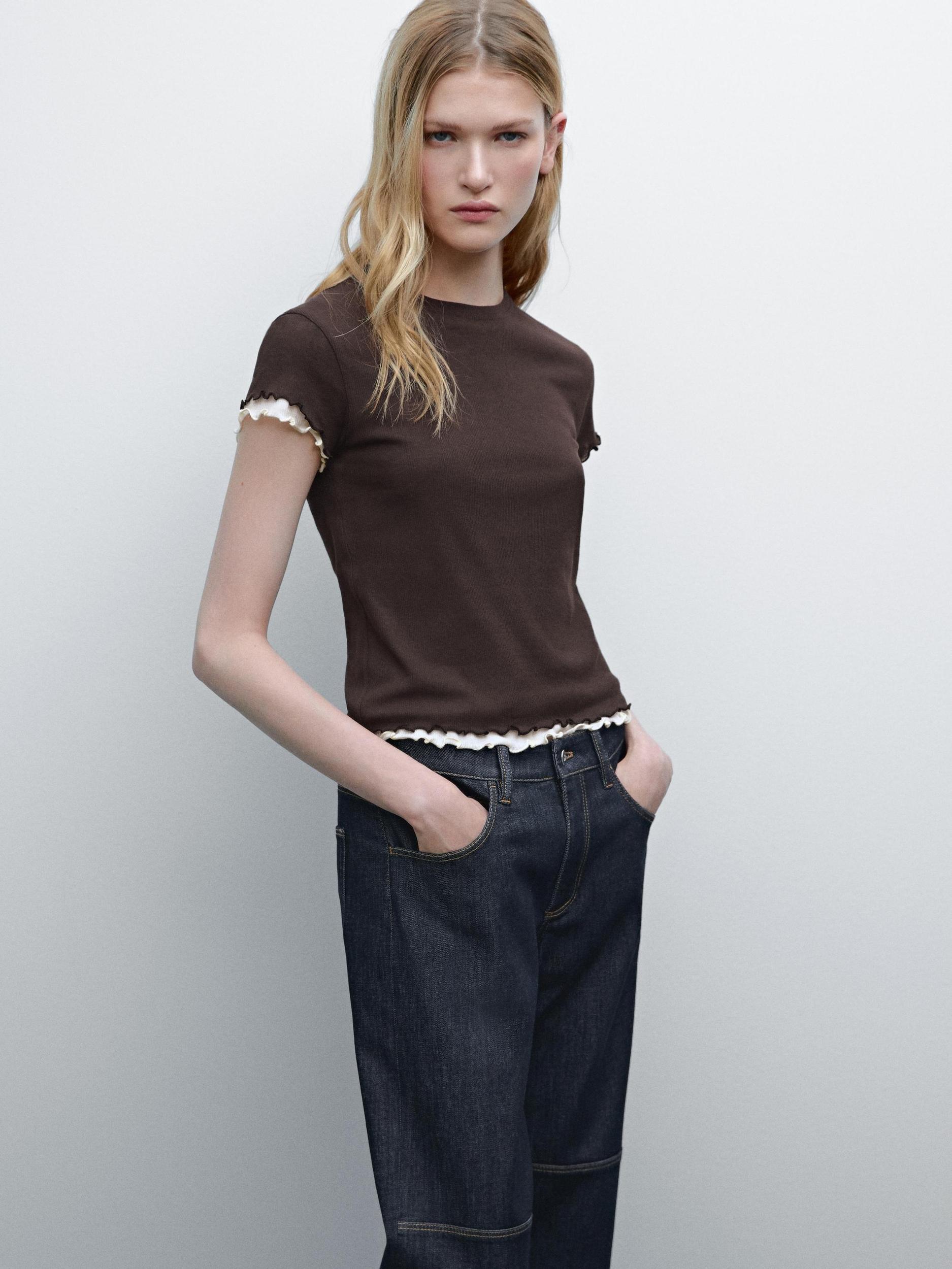 Double-layer T-shirt with wavy trims Product Image