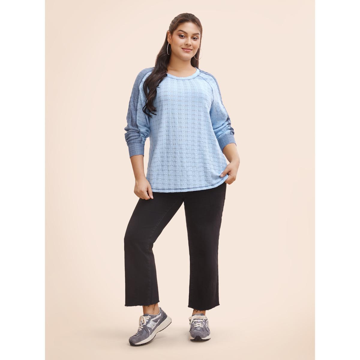 Plus Size Contrast Patchwork Texture Raglan Sleeve T-shirt LightBlue Women Casual Texture Round Neck Everyday T-shirts BloomChic 28/5X Product Image