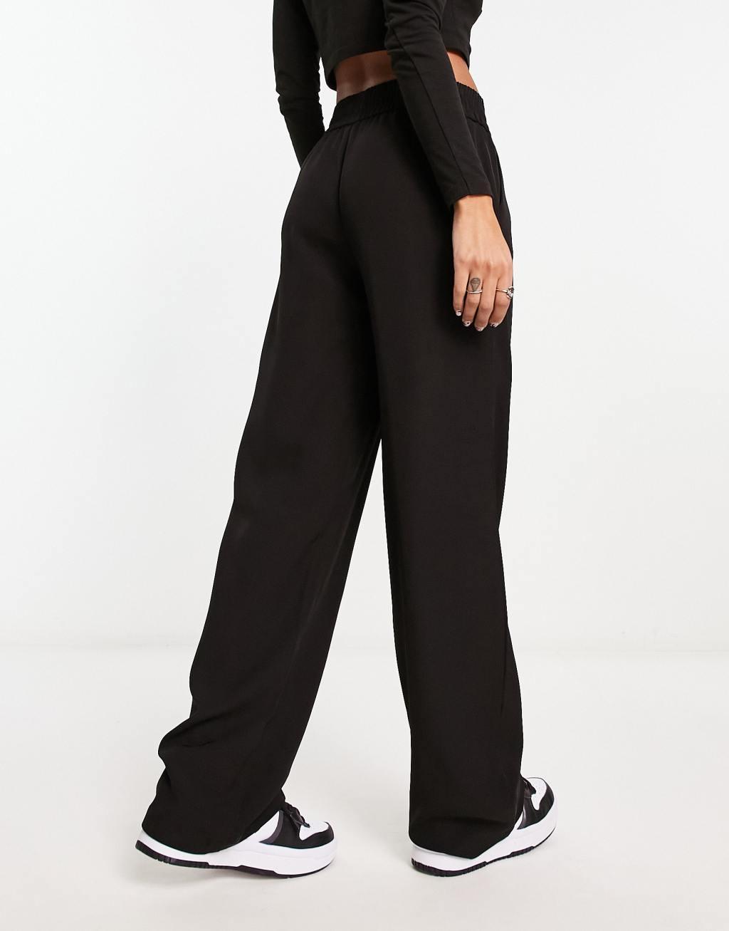Only light weight pintuck wide leg pants Product Image