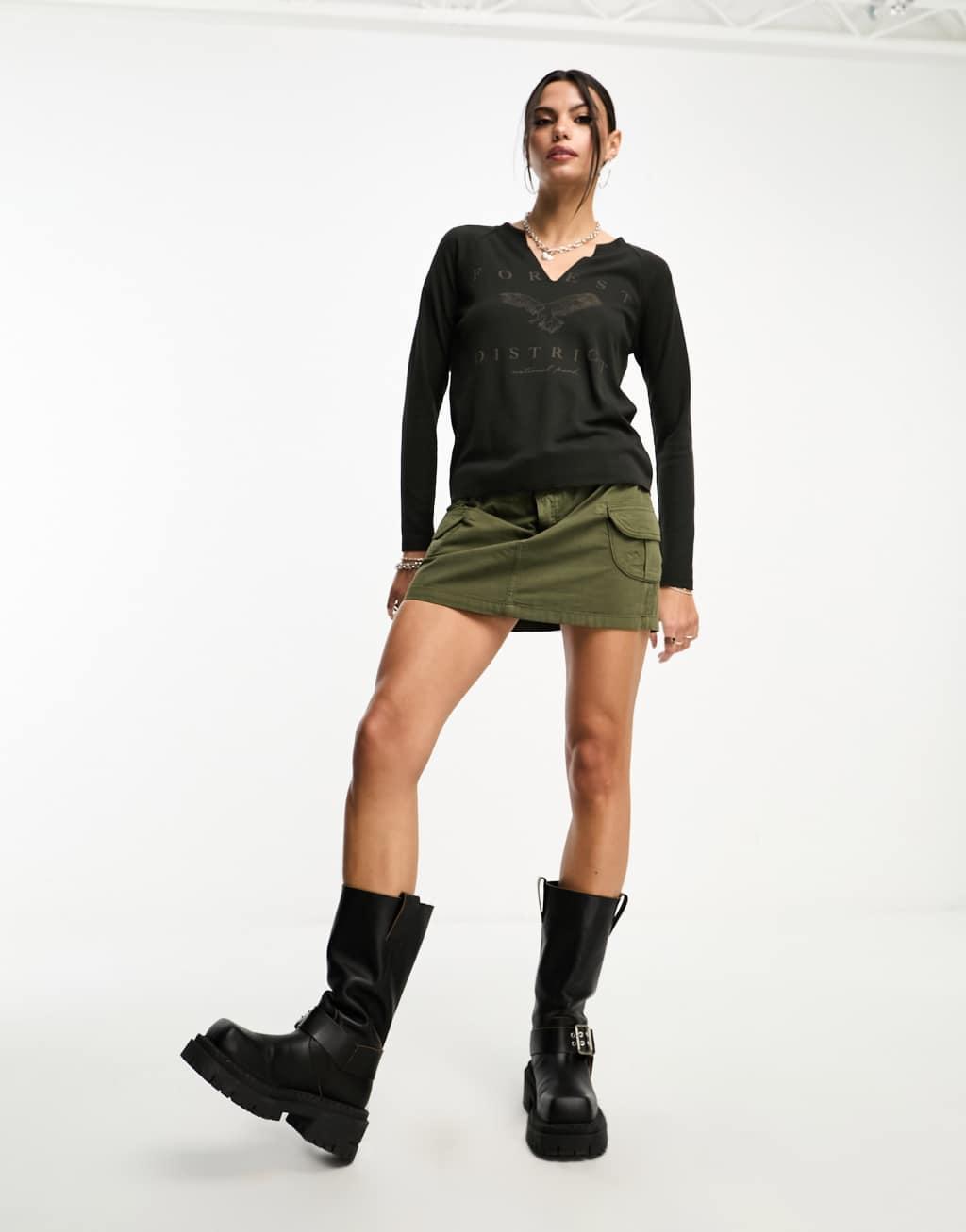 Cotton On long sleeve waffle raglan top with graphic-Black Product Image