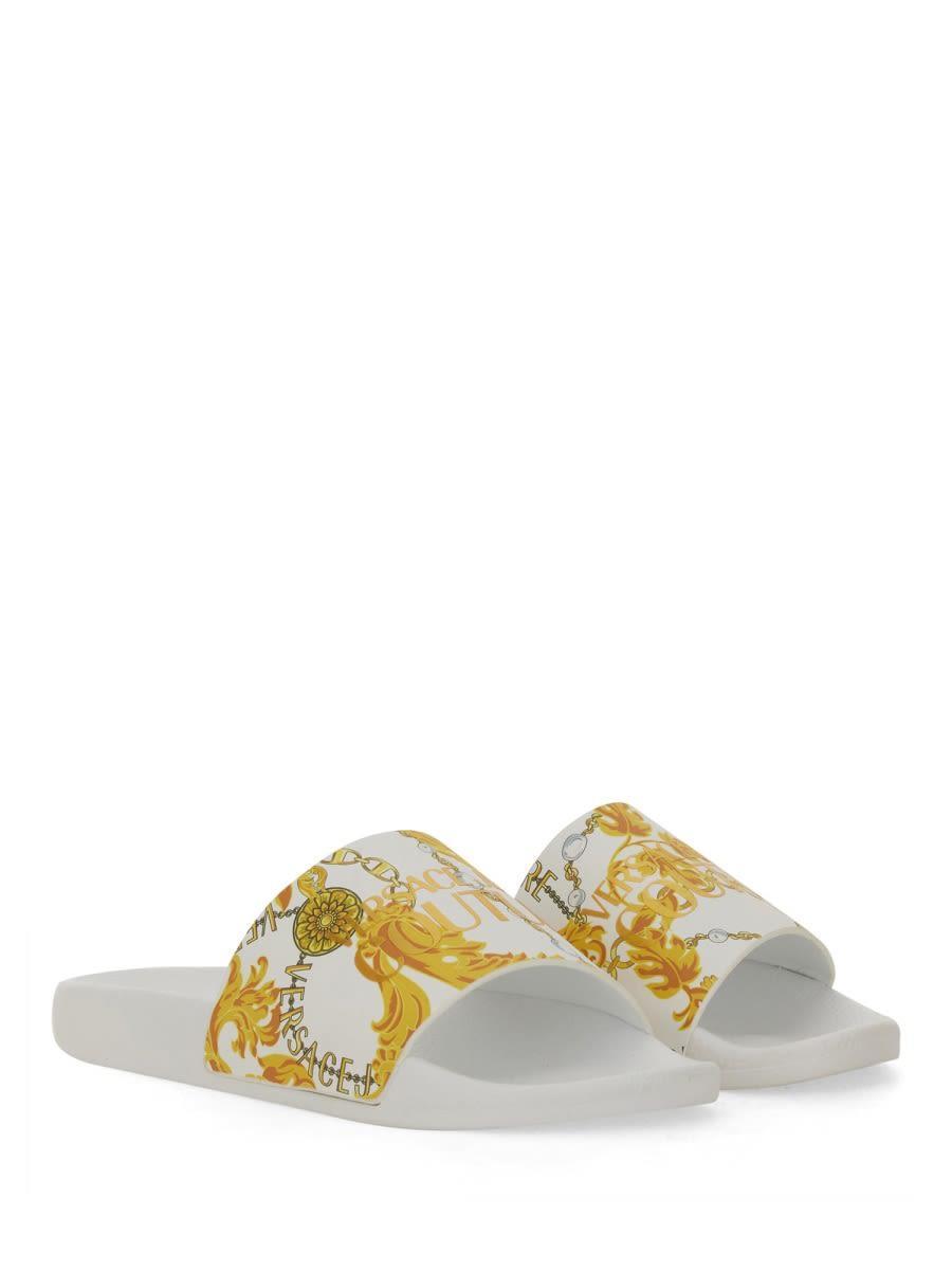 VERSACE JEANS COUTURE White Shelly Chain Couture Slides In White Fabric Product Image