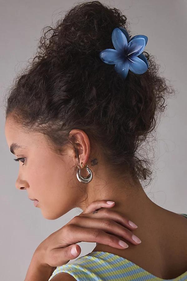 Aria Flower Claw Clip Womens at Urban Outfitters Product Image