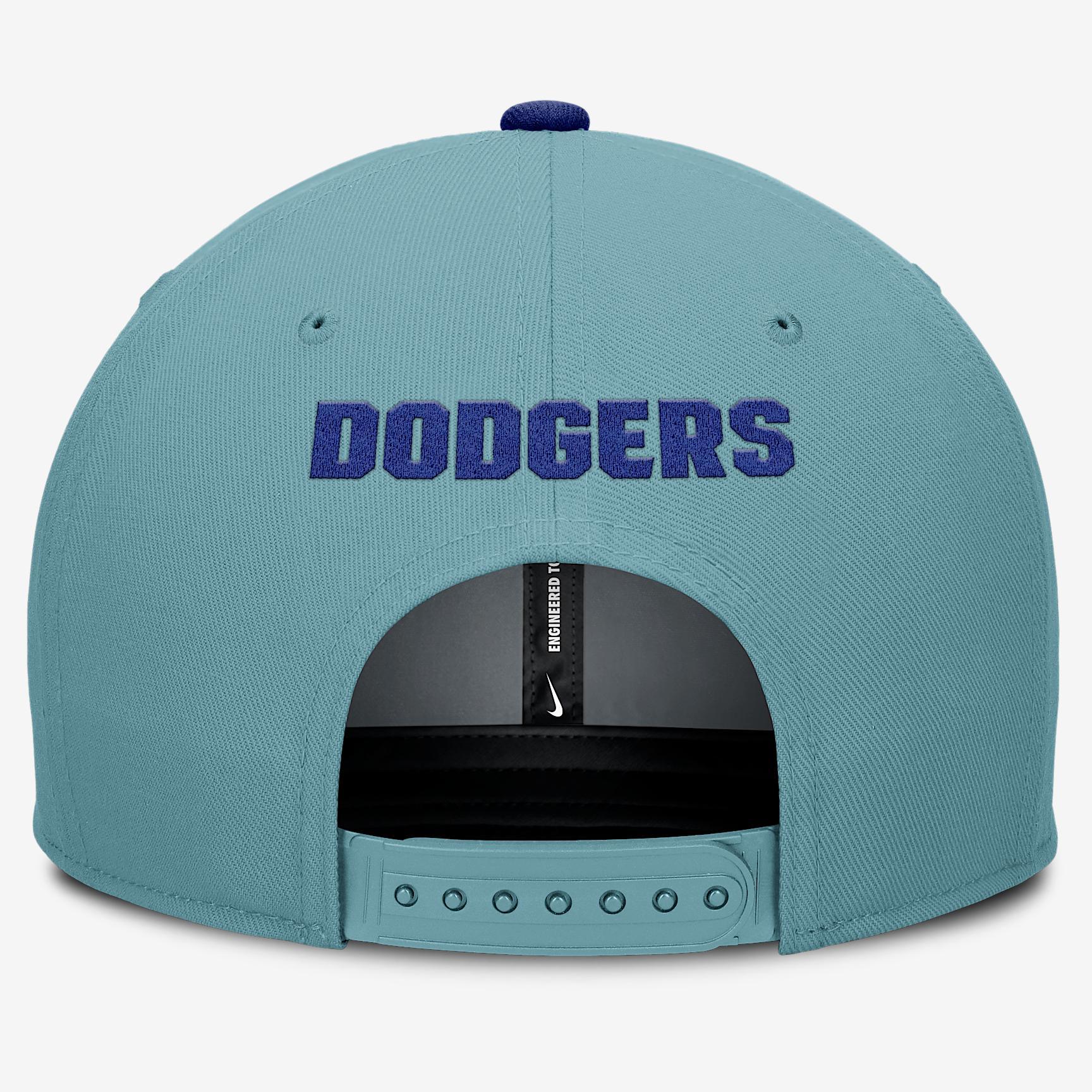 San Diego Padres Pro Men's Nike Dri-FIT MLB Adjustable Hat Product Image