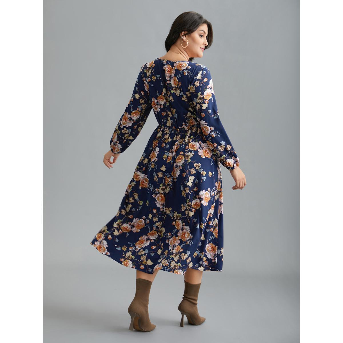 Plus Size Floral Shirred V-Neck Maxi Dress DarkBlue Women Elegant Shirred V-neck Long Sleeve Curvy BloomChic 14-16/1X Product Image