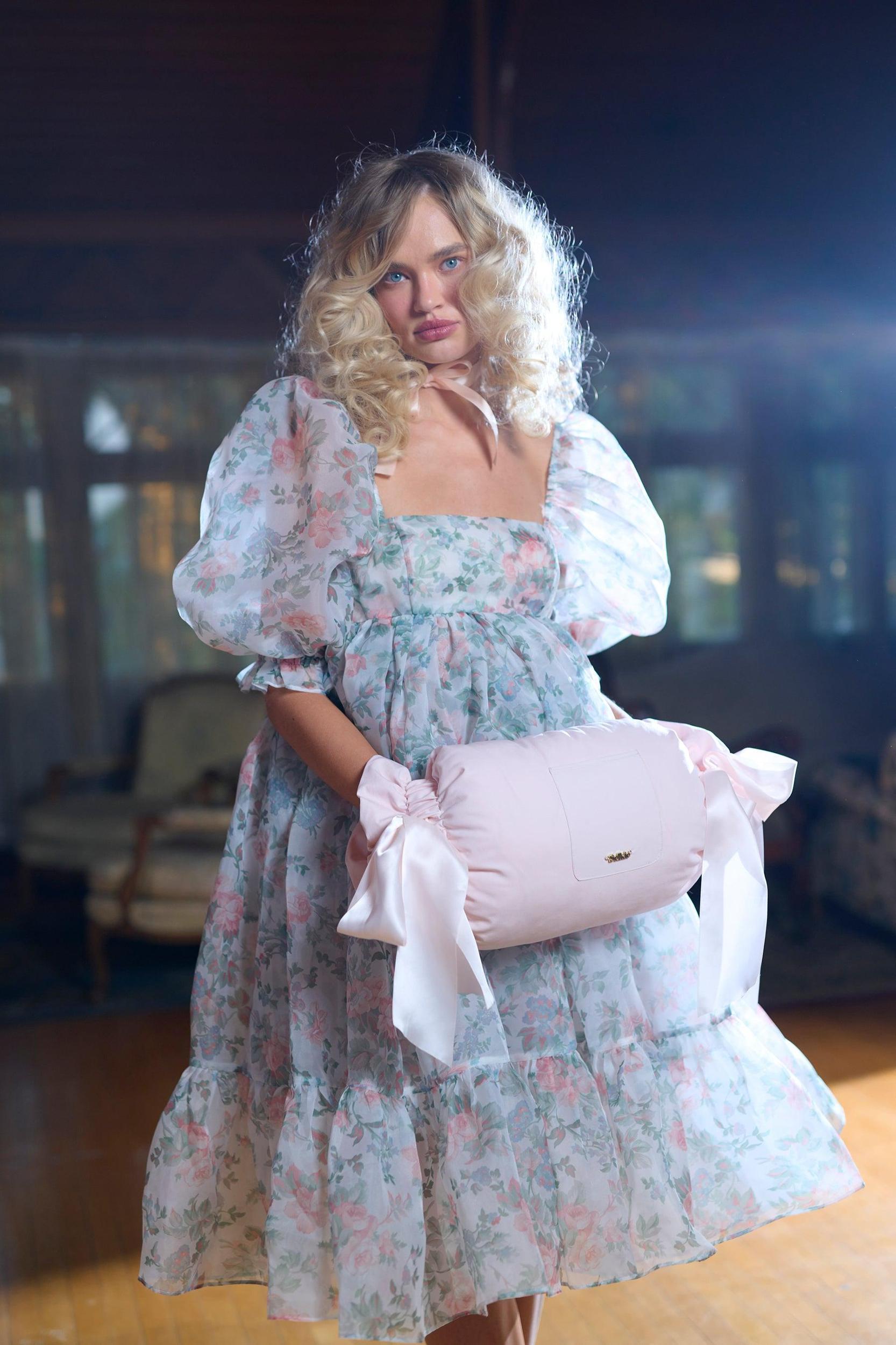 The Confection Muff Purse Product Image